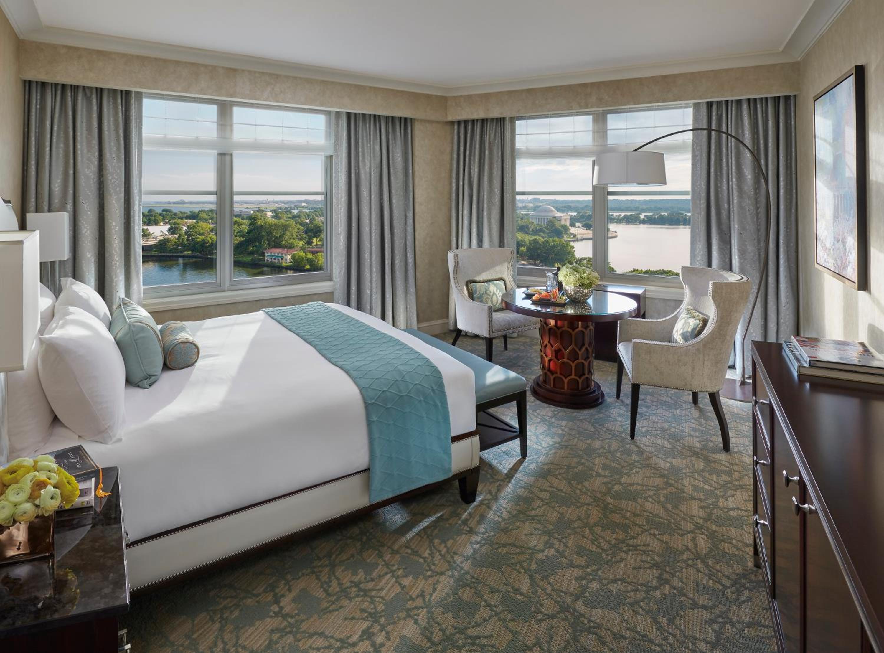 Premier Water View Room - Photo 1
