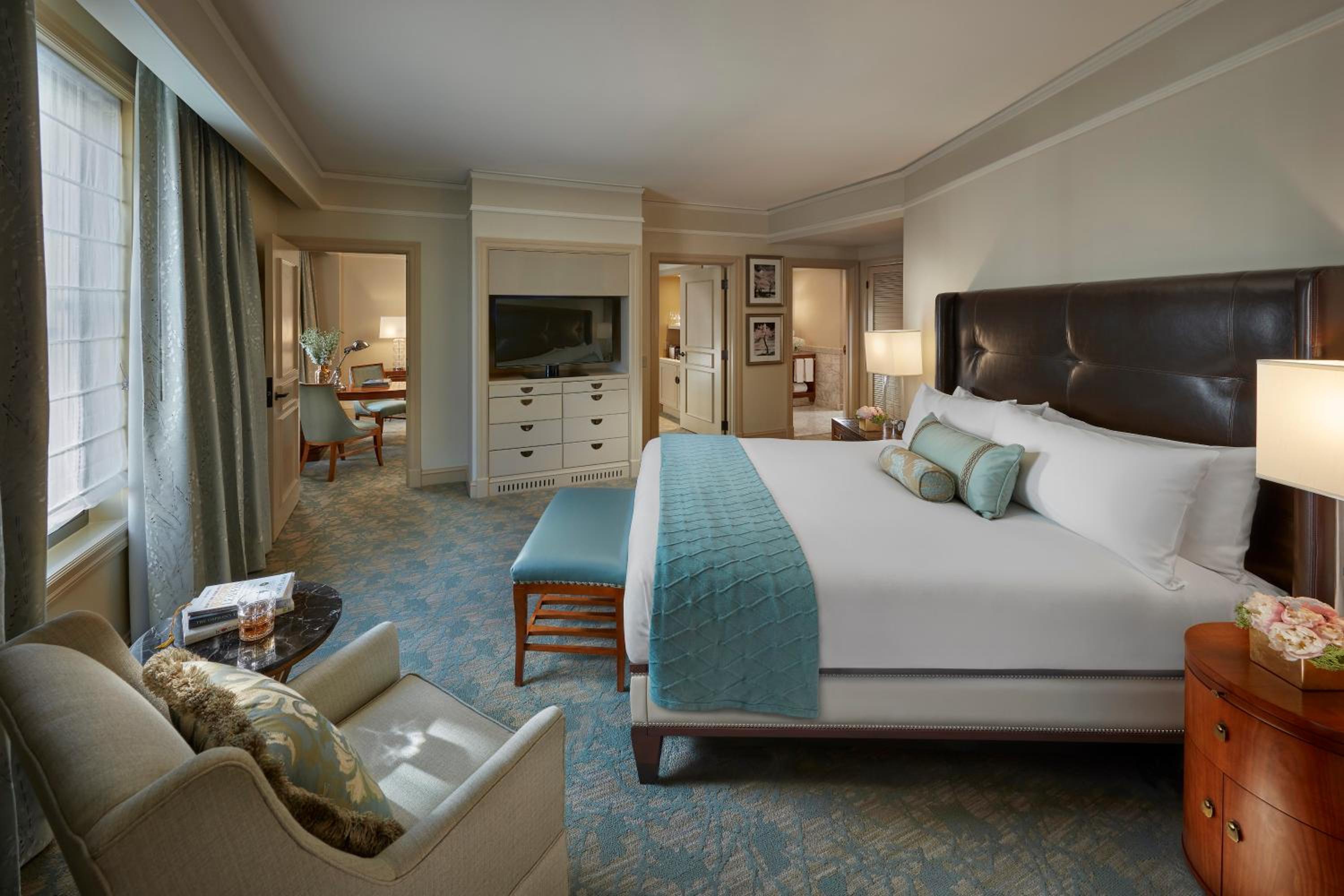 Deluxe One Bedroom Suite