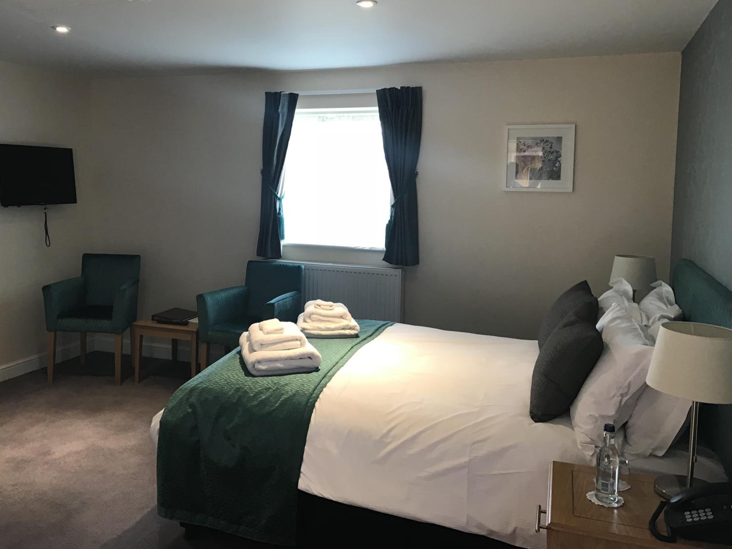 Deluxe Double Room with Bath - Photo 3