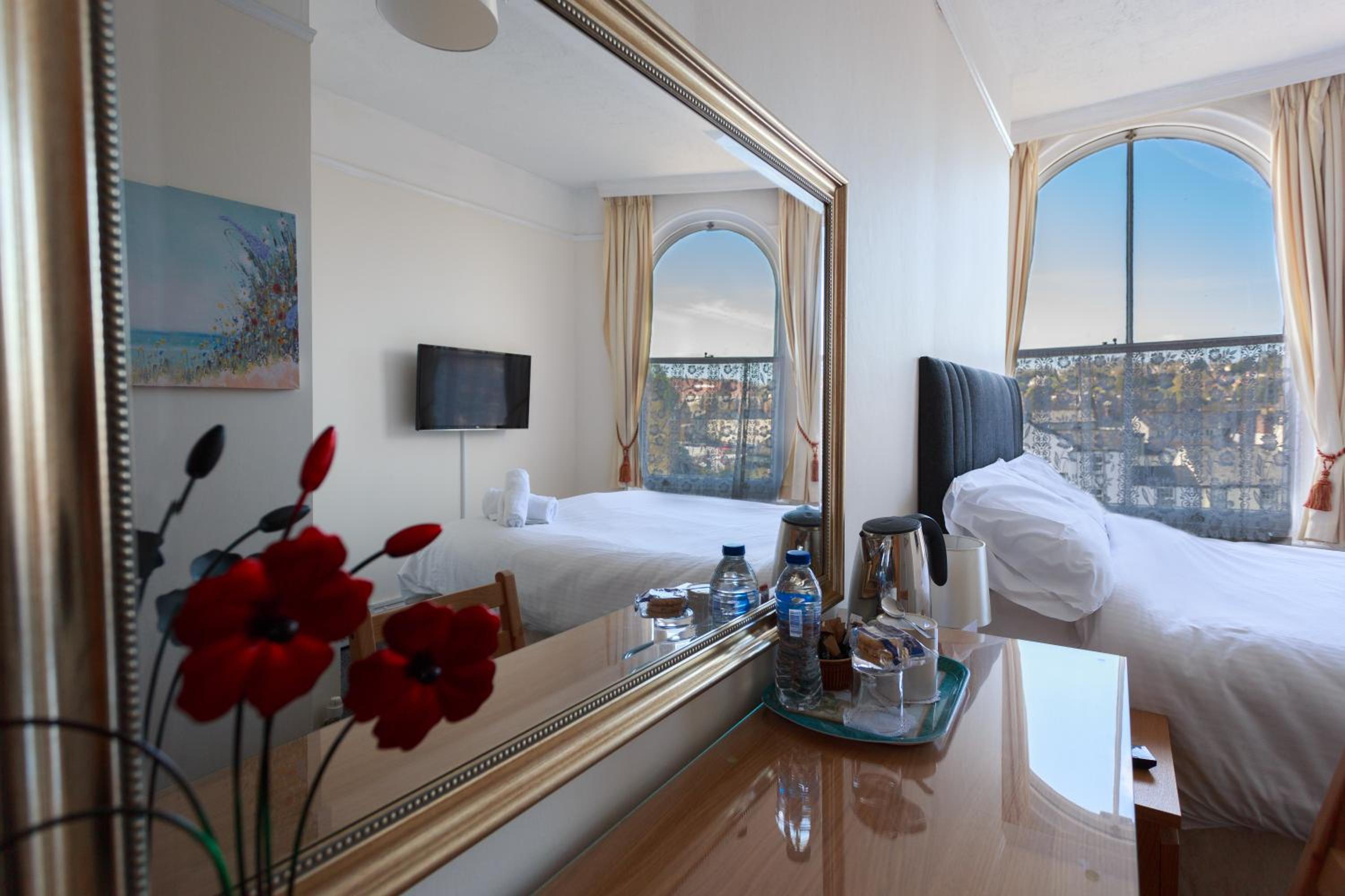 Double Ensuite with River View photo 1