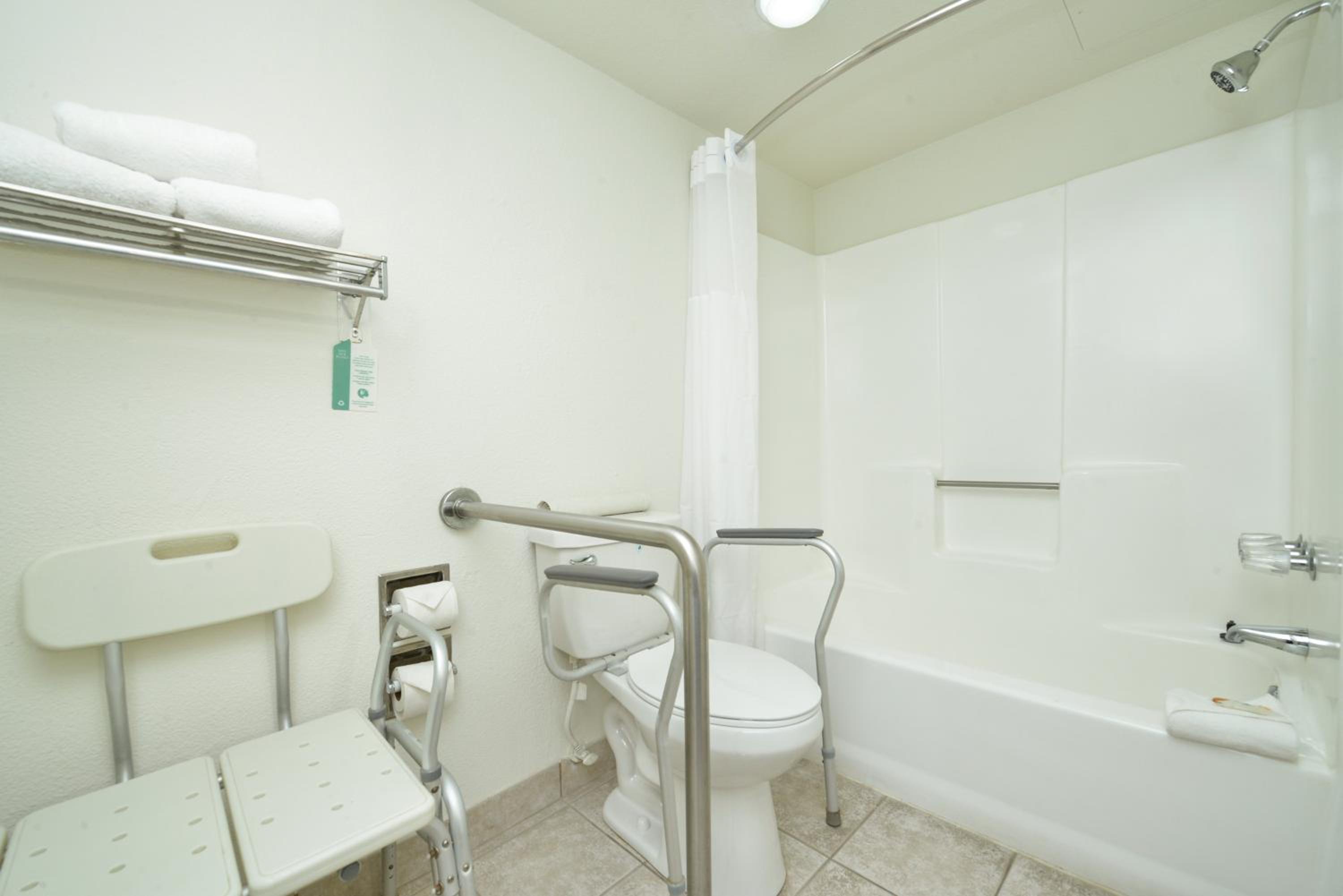 King Room - Non-Smoking photo 3