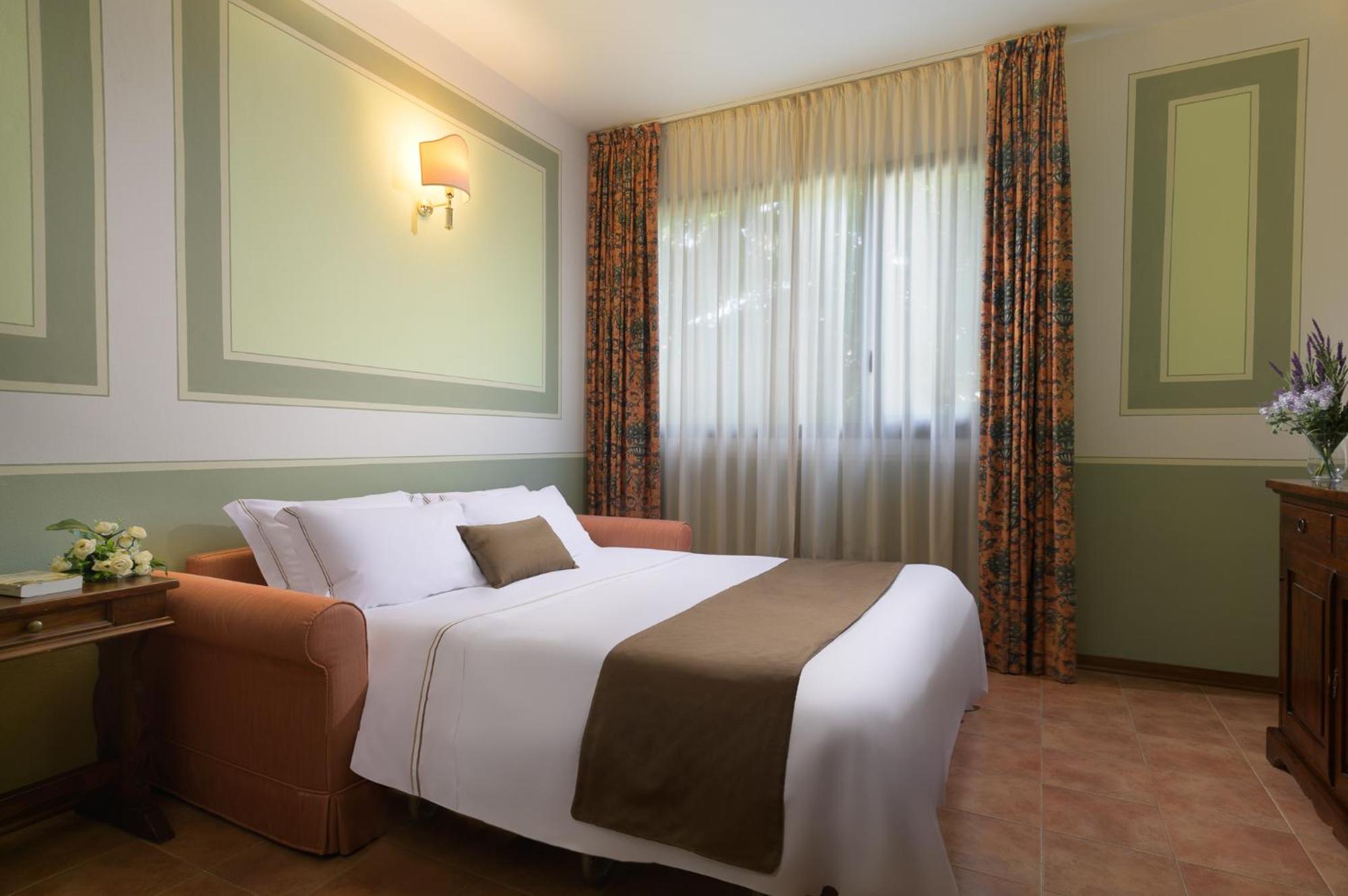Suite (4 Adults) photo 3