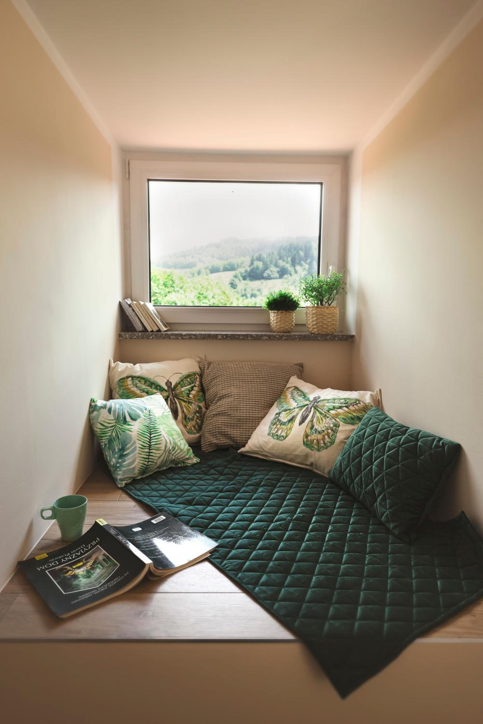 One-Bedroom Apartment - Photo 2