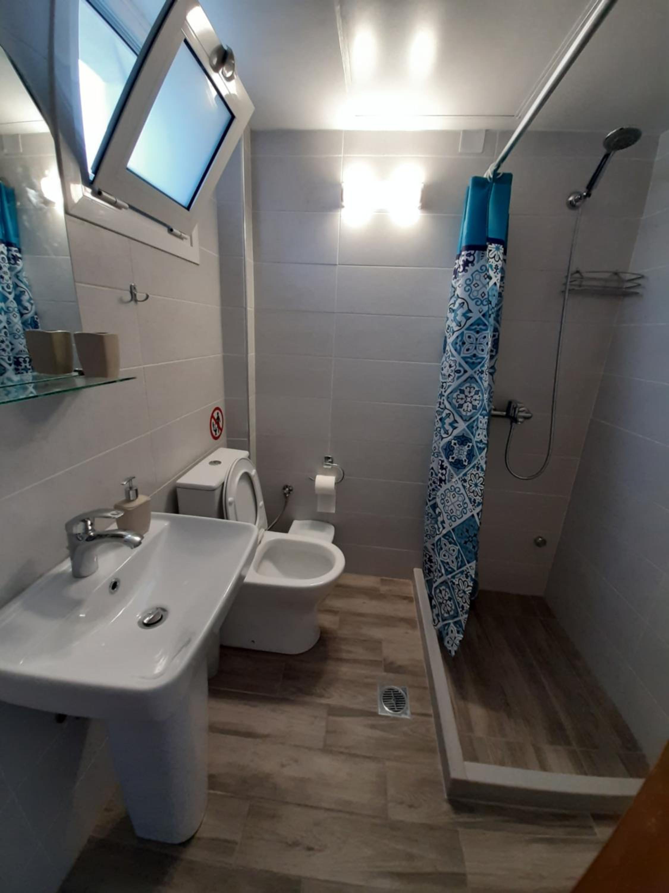 Two-Bedroom Apartment - Photo 17
