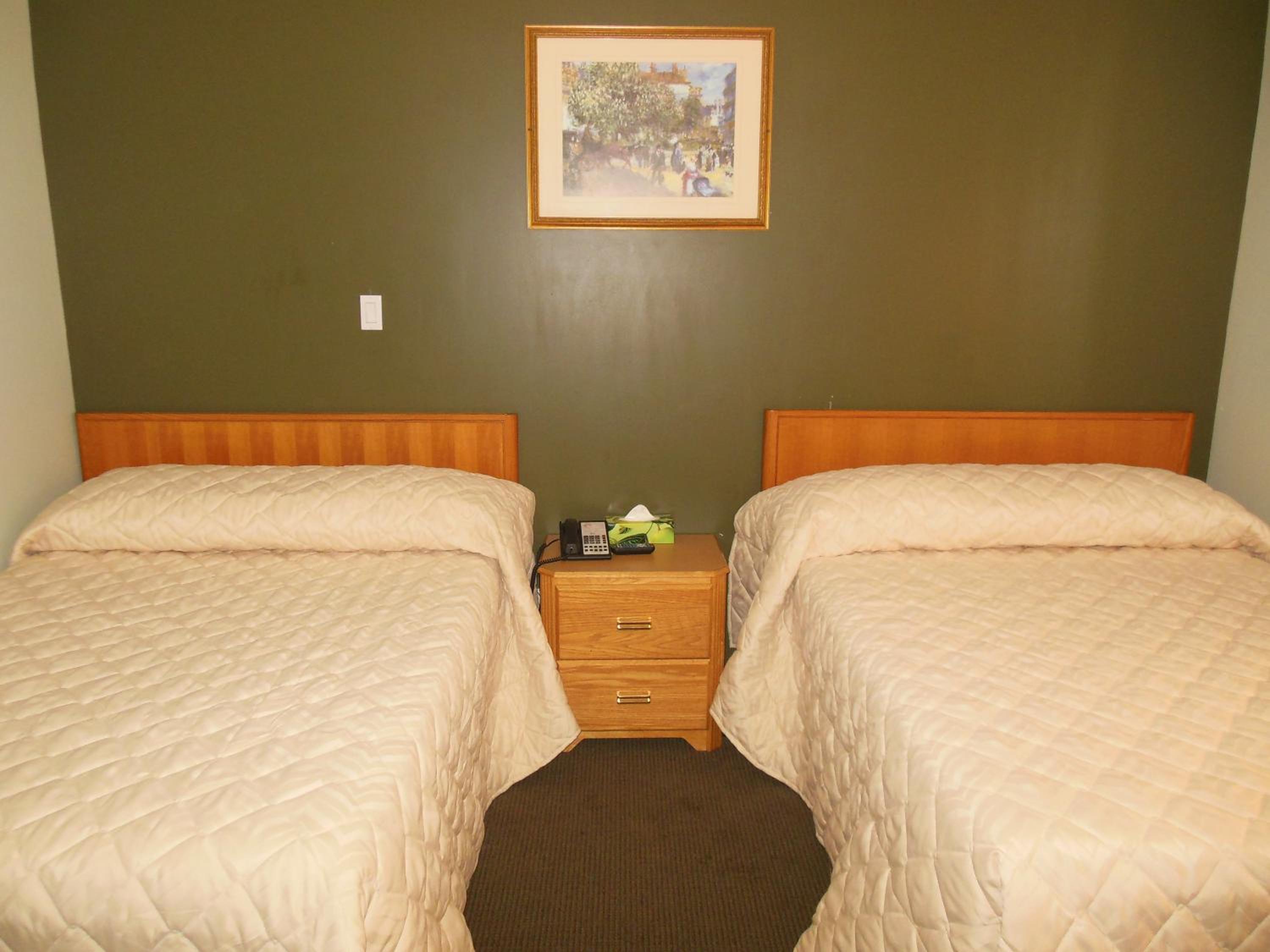 Double Room with Two Double Beds - Smoking photo 3