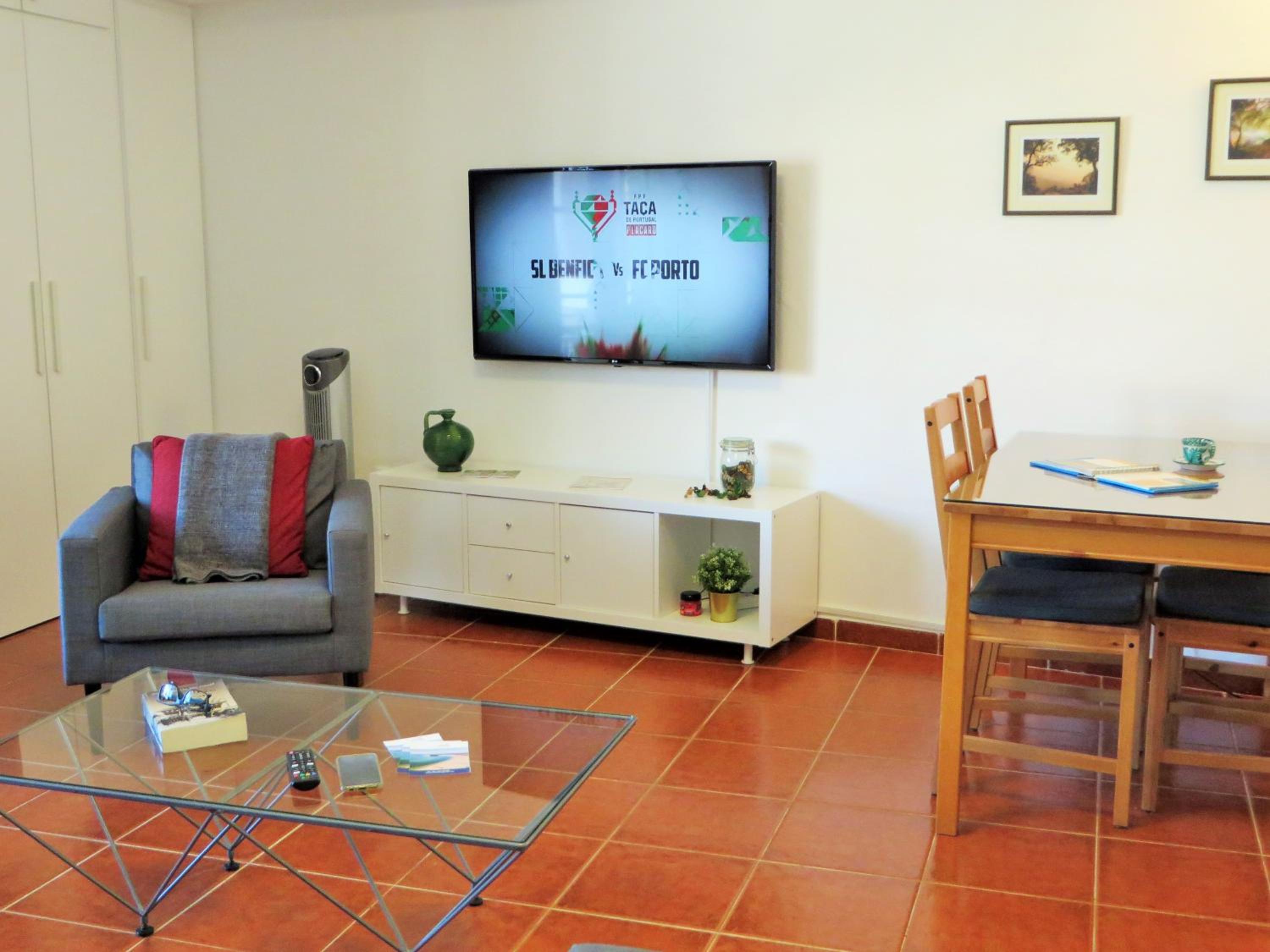 One-Bedroom Apartment - Photo 15