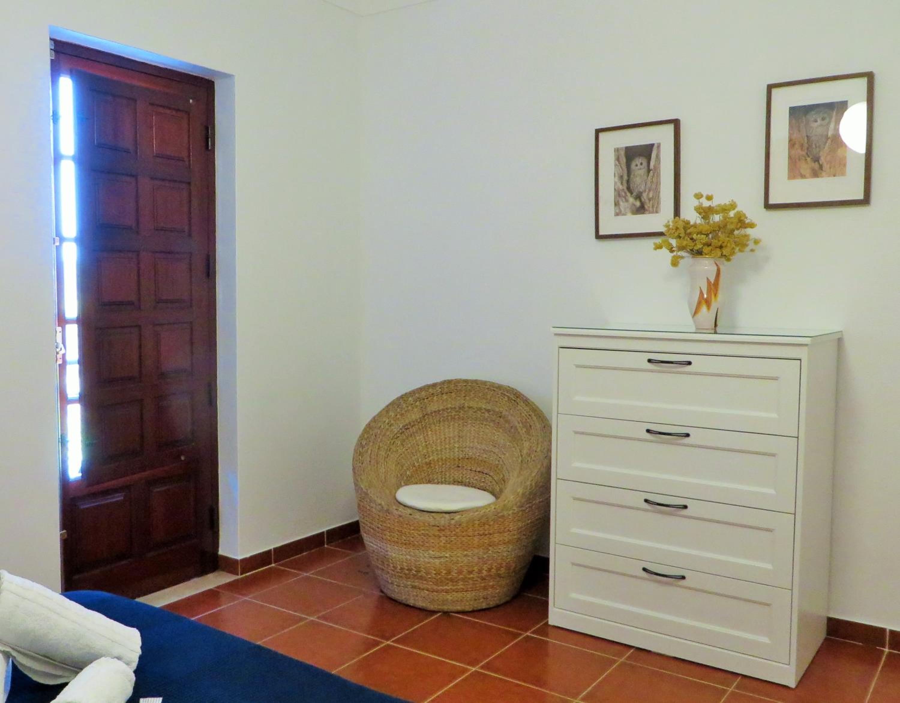 One-Bedroom Apartment - Photo 9