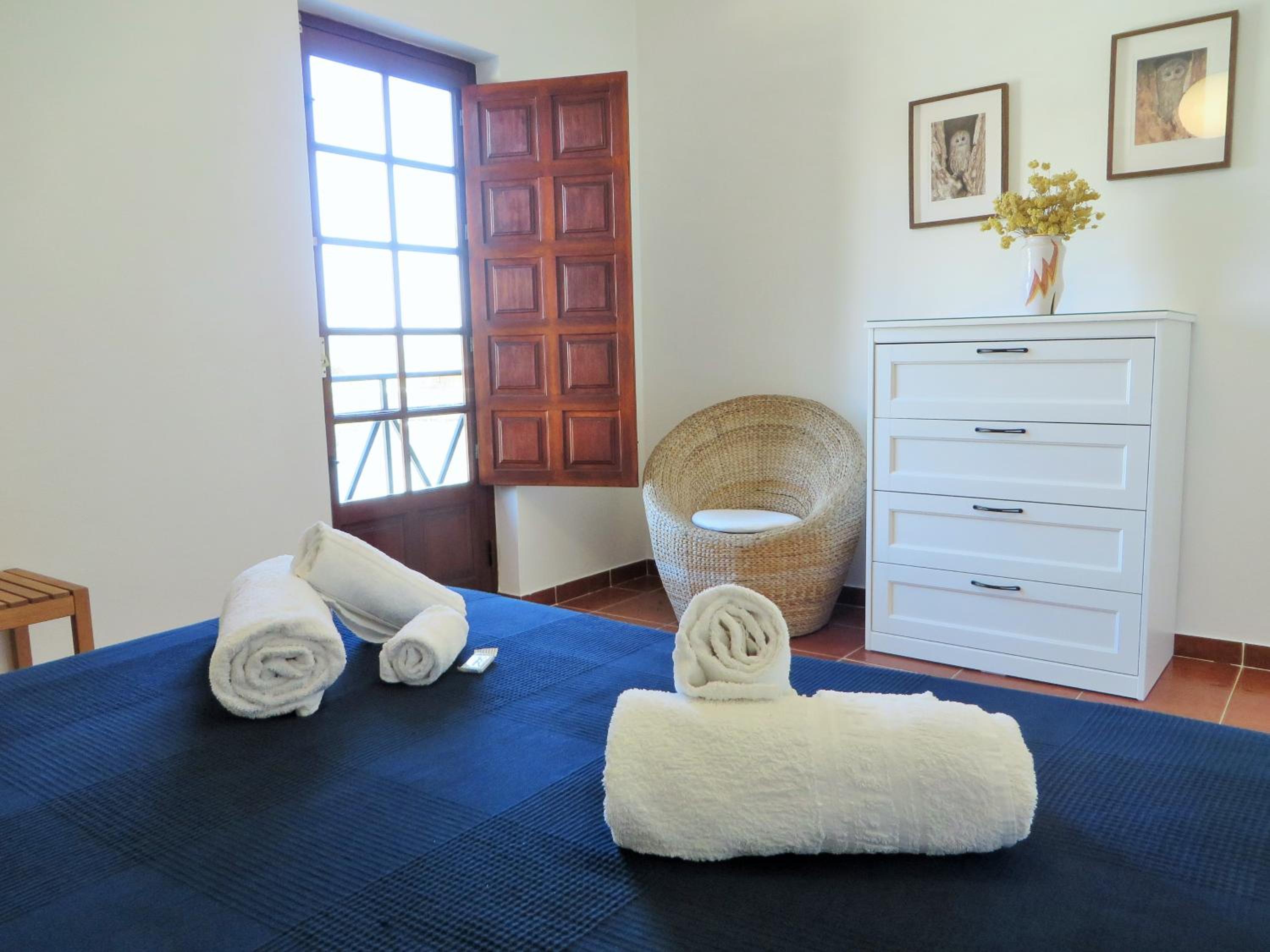 One-Bedroom Apartment - Photo 1