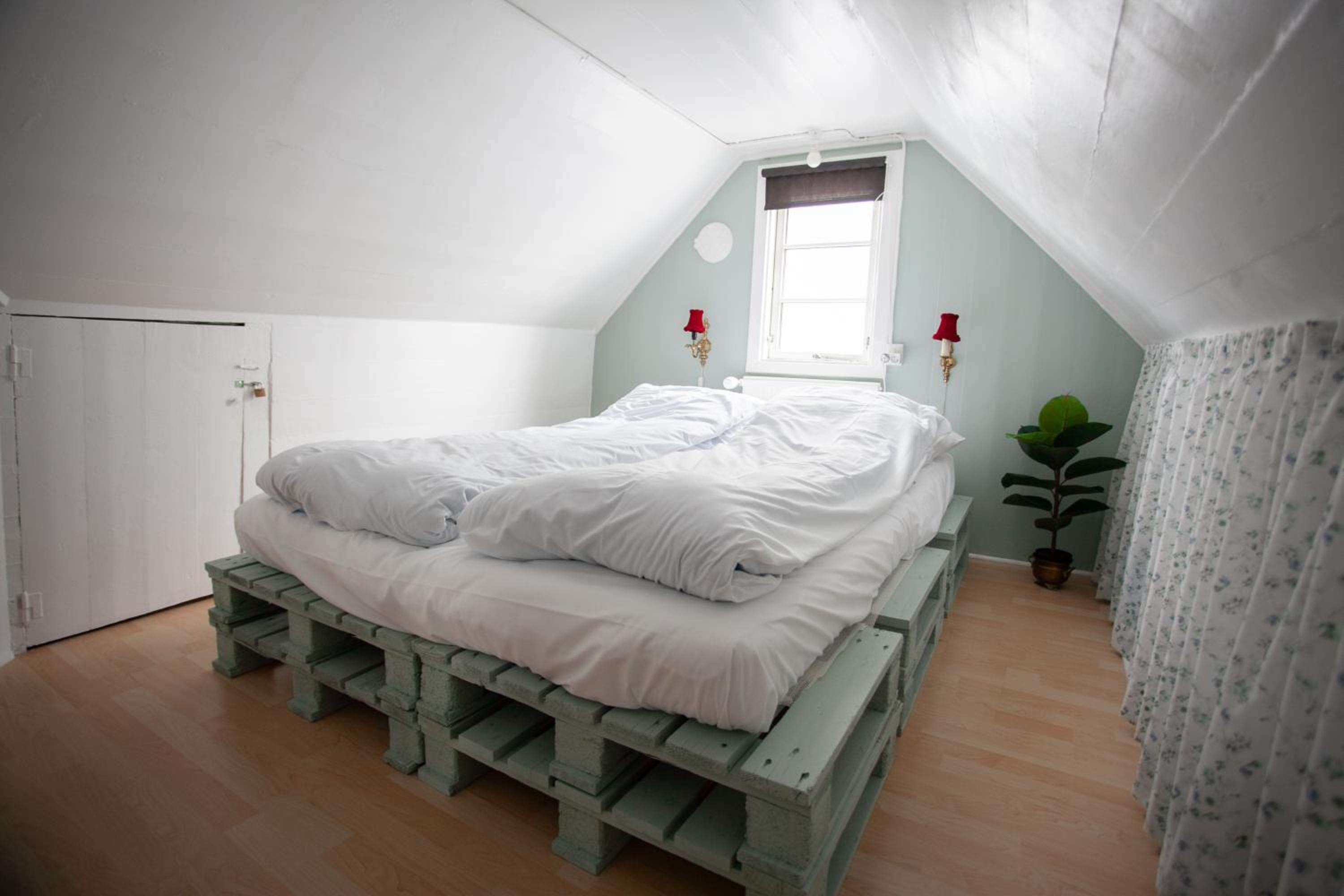 Two-Bedroom House photo 3