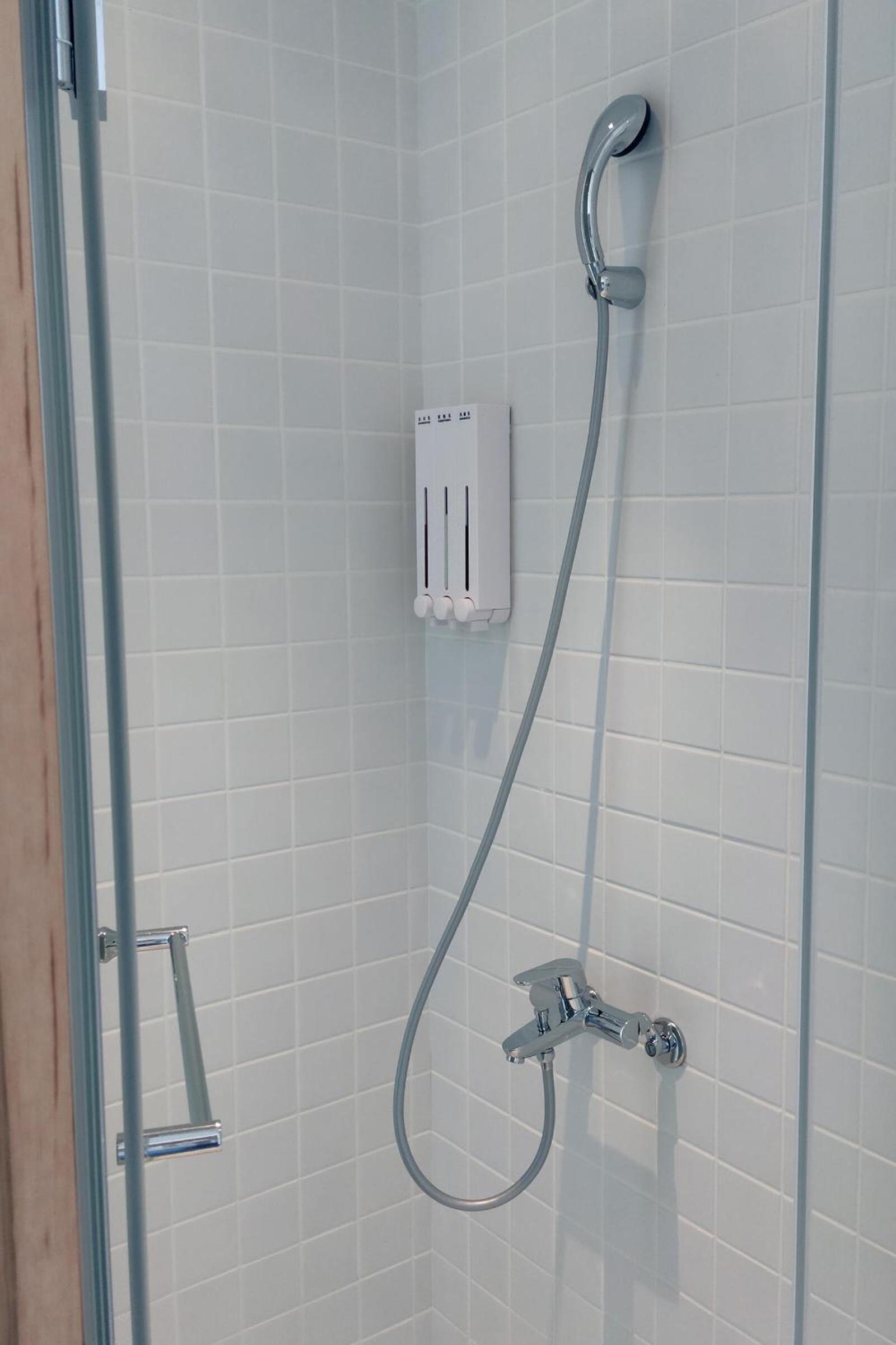 Twin Room with Bathroom photo 3
