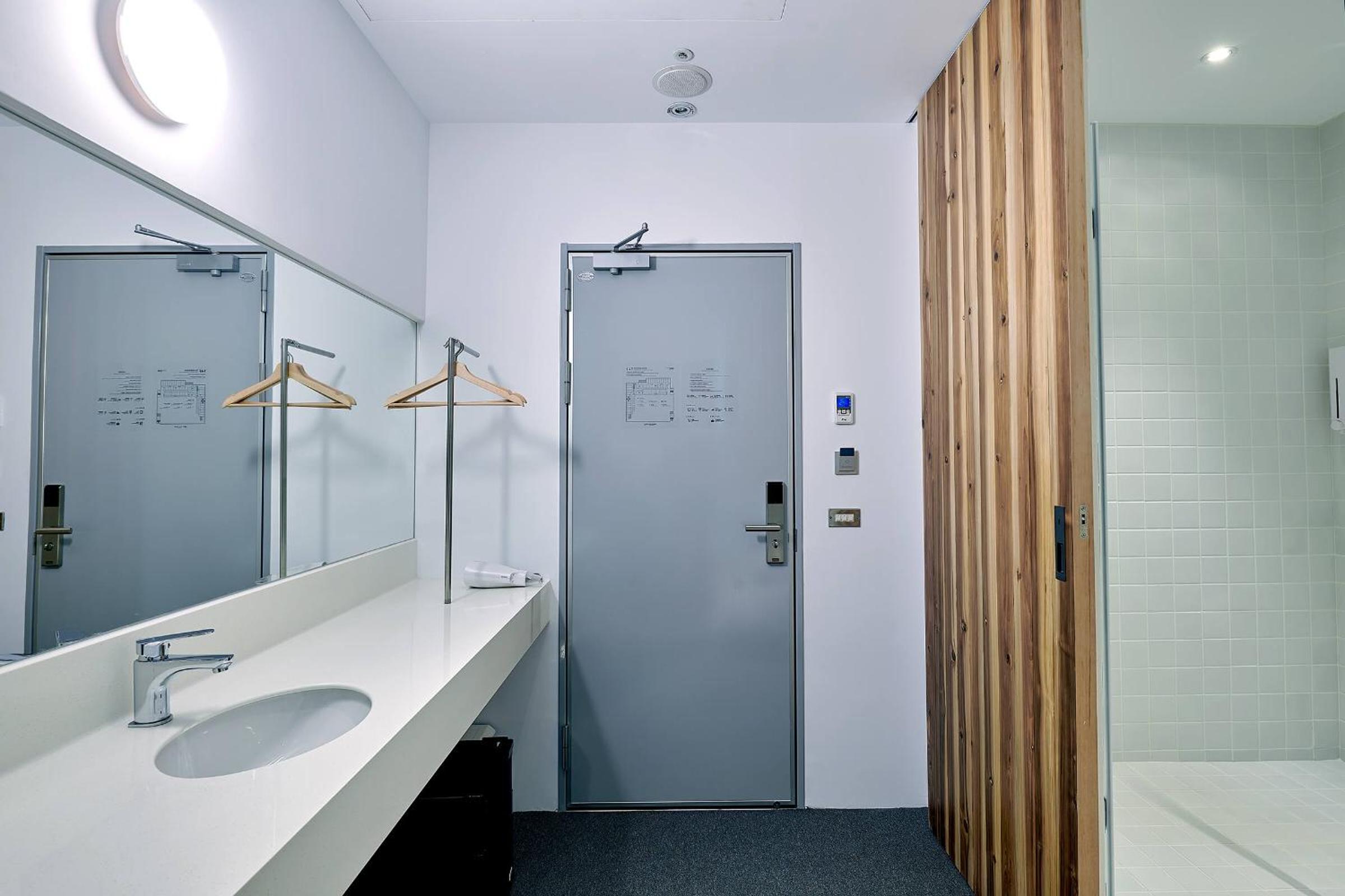 Basic Triple Room photo 2