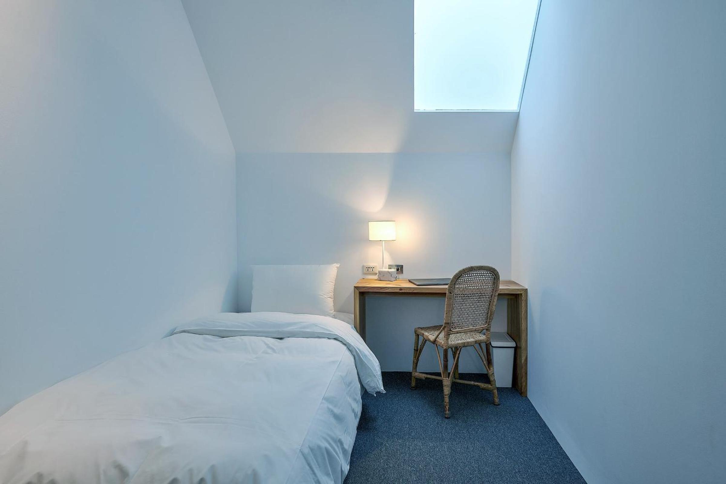 Single Room with Shared Toilet