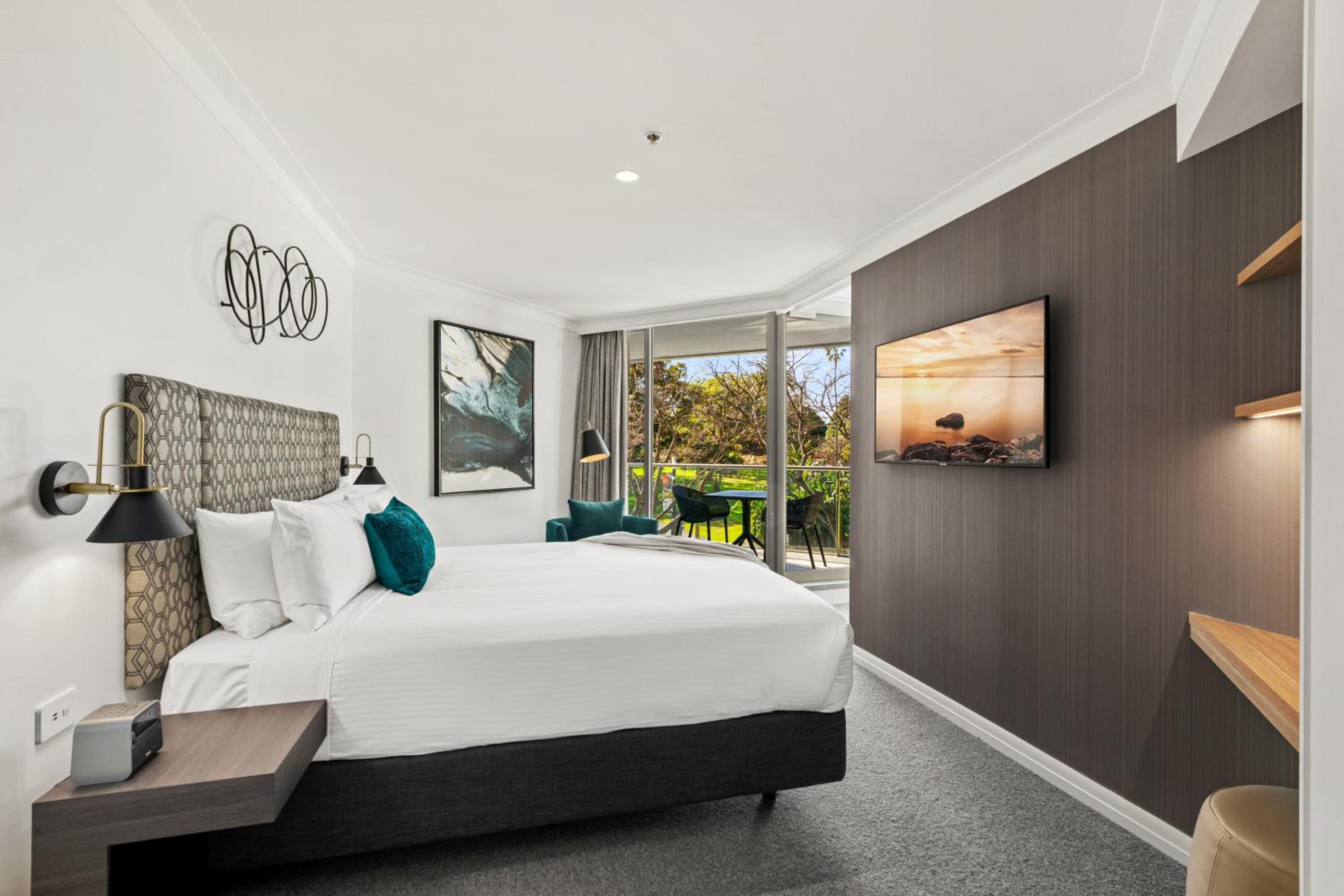 Deluxe One-Bedroom Apartment with Garden View