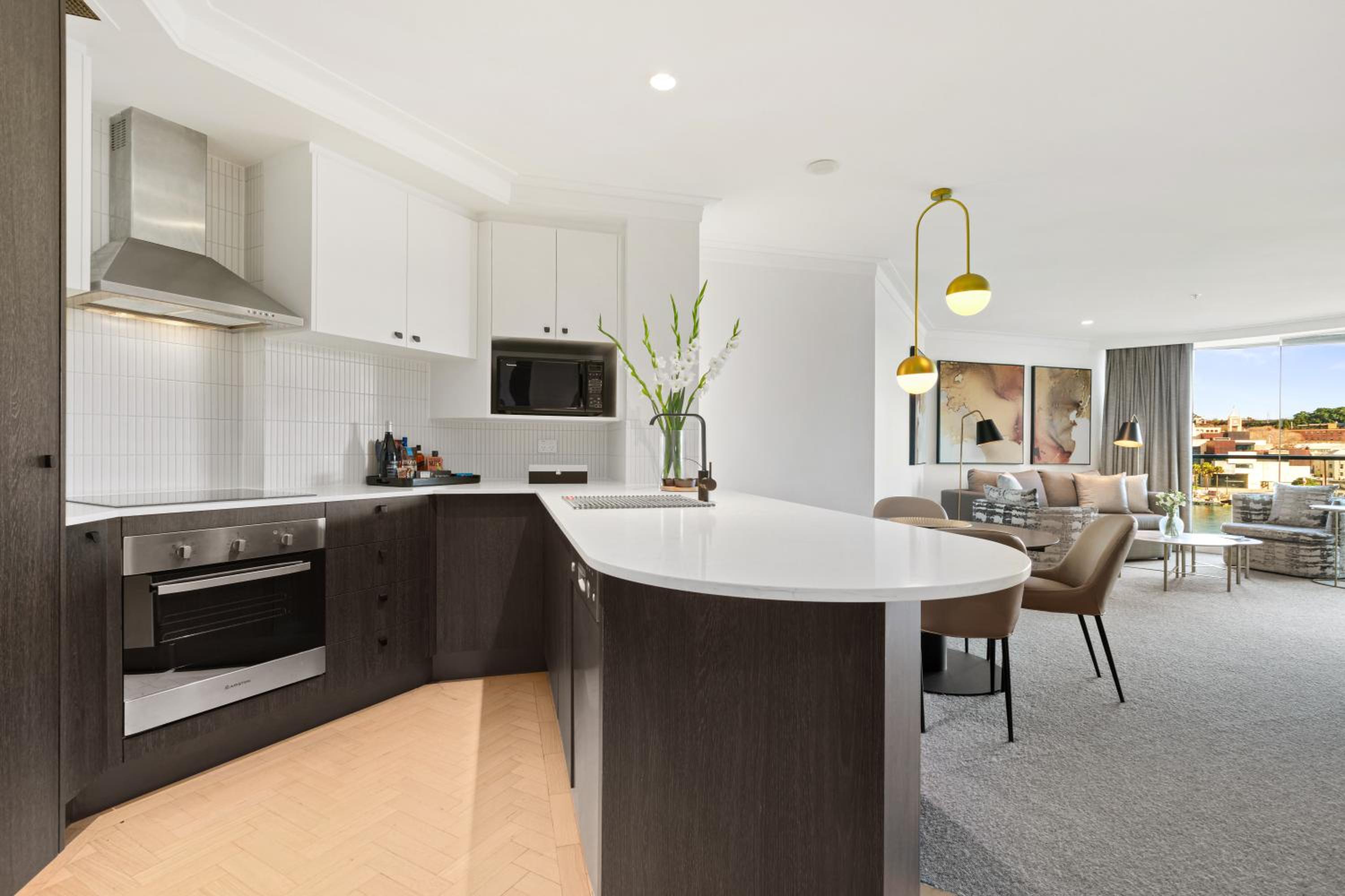 Deluxe One-Bedroom Apartment with Harbor View thumbnail 6