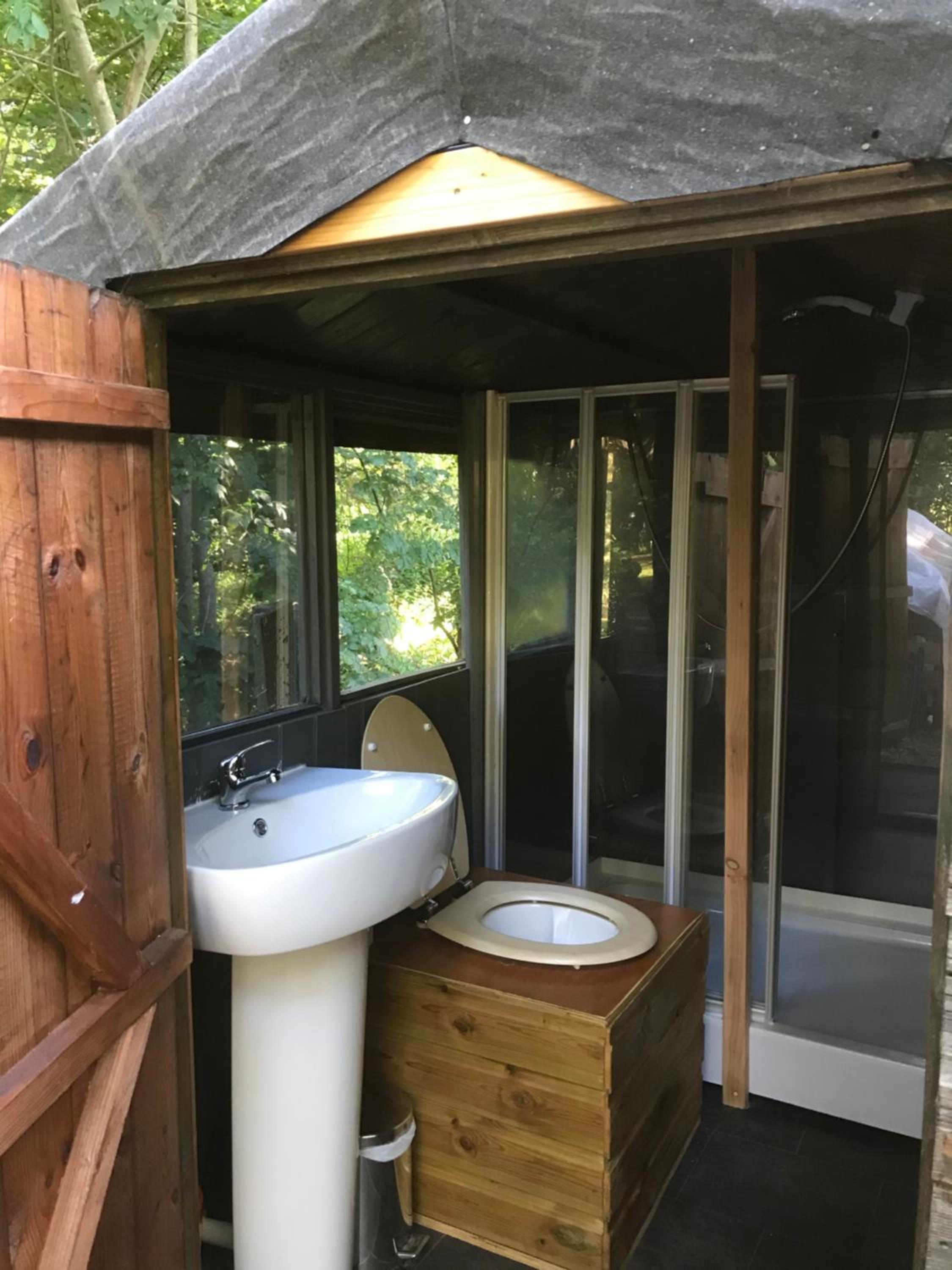 Double Room with Garden View - Photo 19