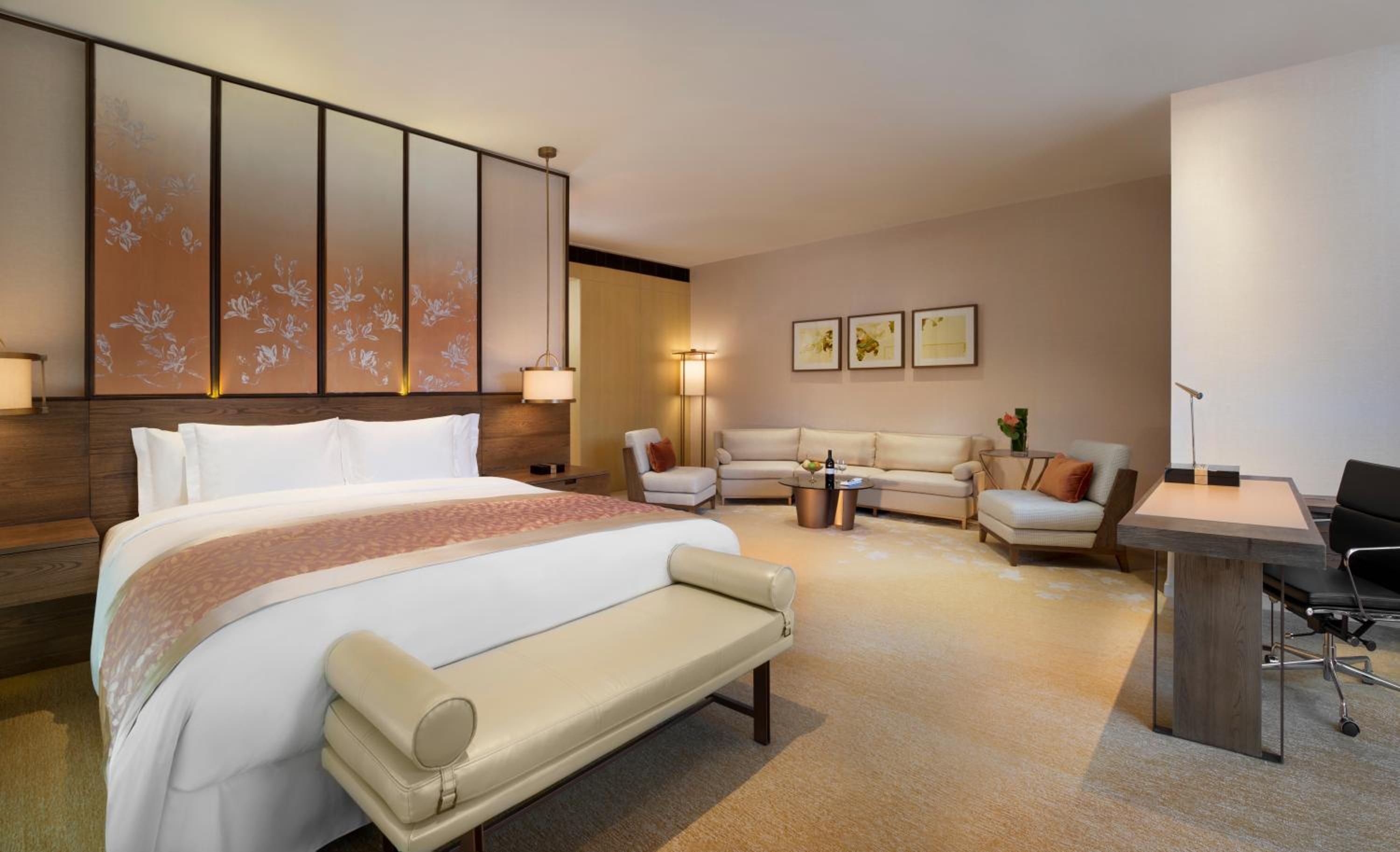 One-Bedroom King Suite