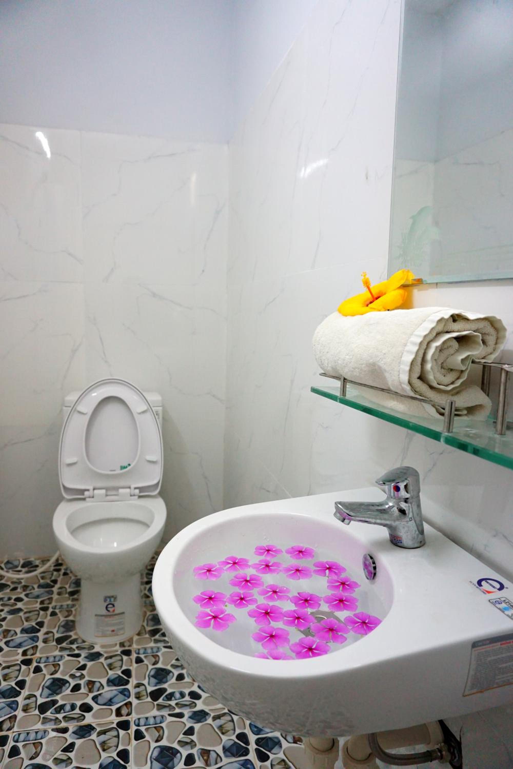 Standard Double Room with Shared Bathroom photo 3