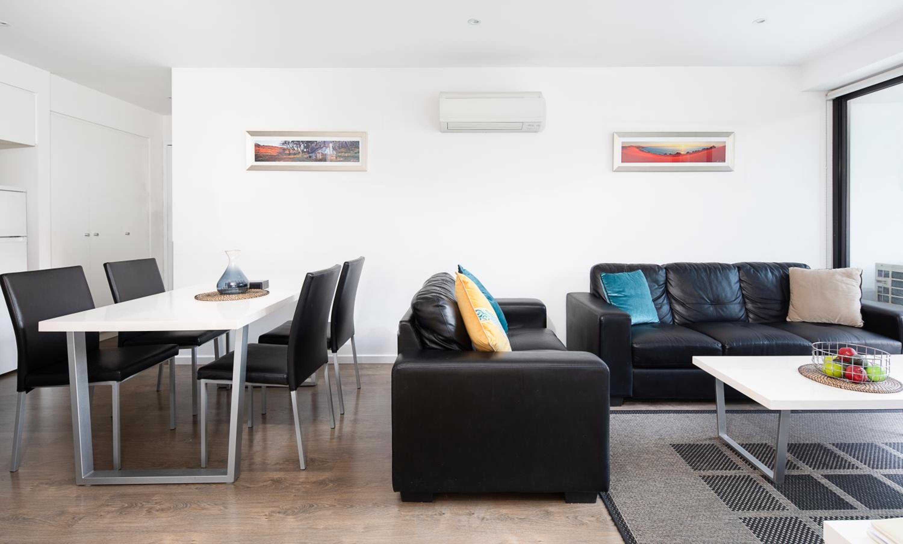 Two Bedroom Apartment with Balcony thumbnail 6