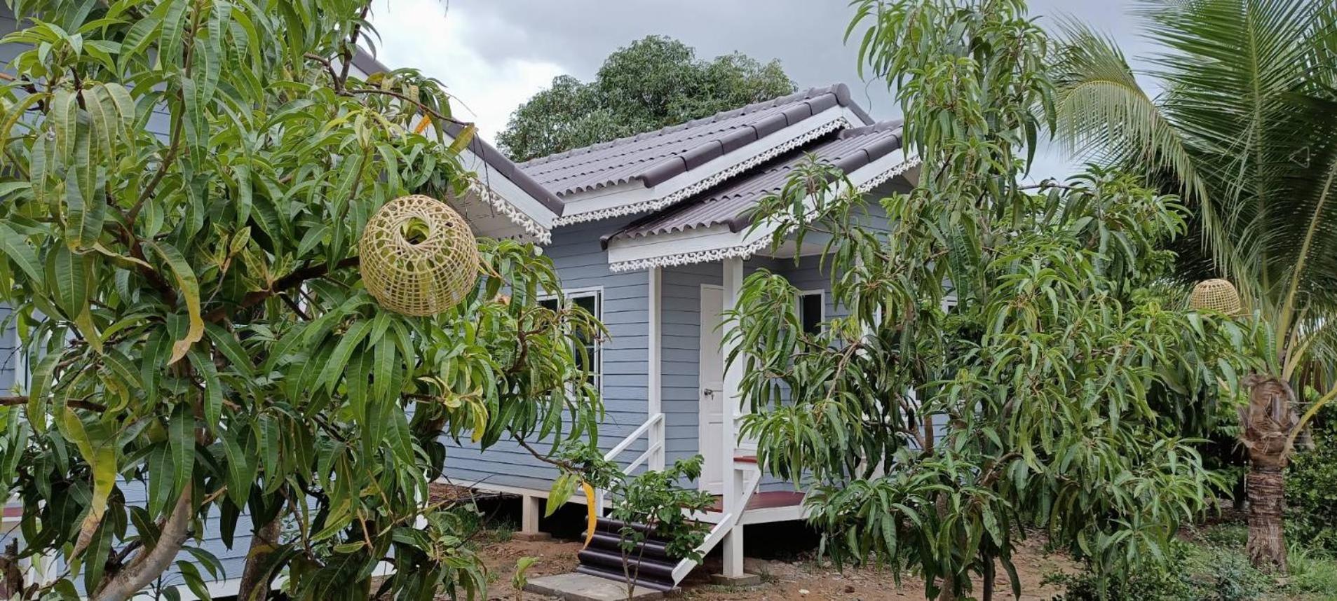 Cottage with Garden View - Photo 6