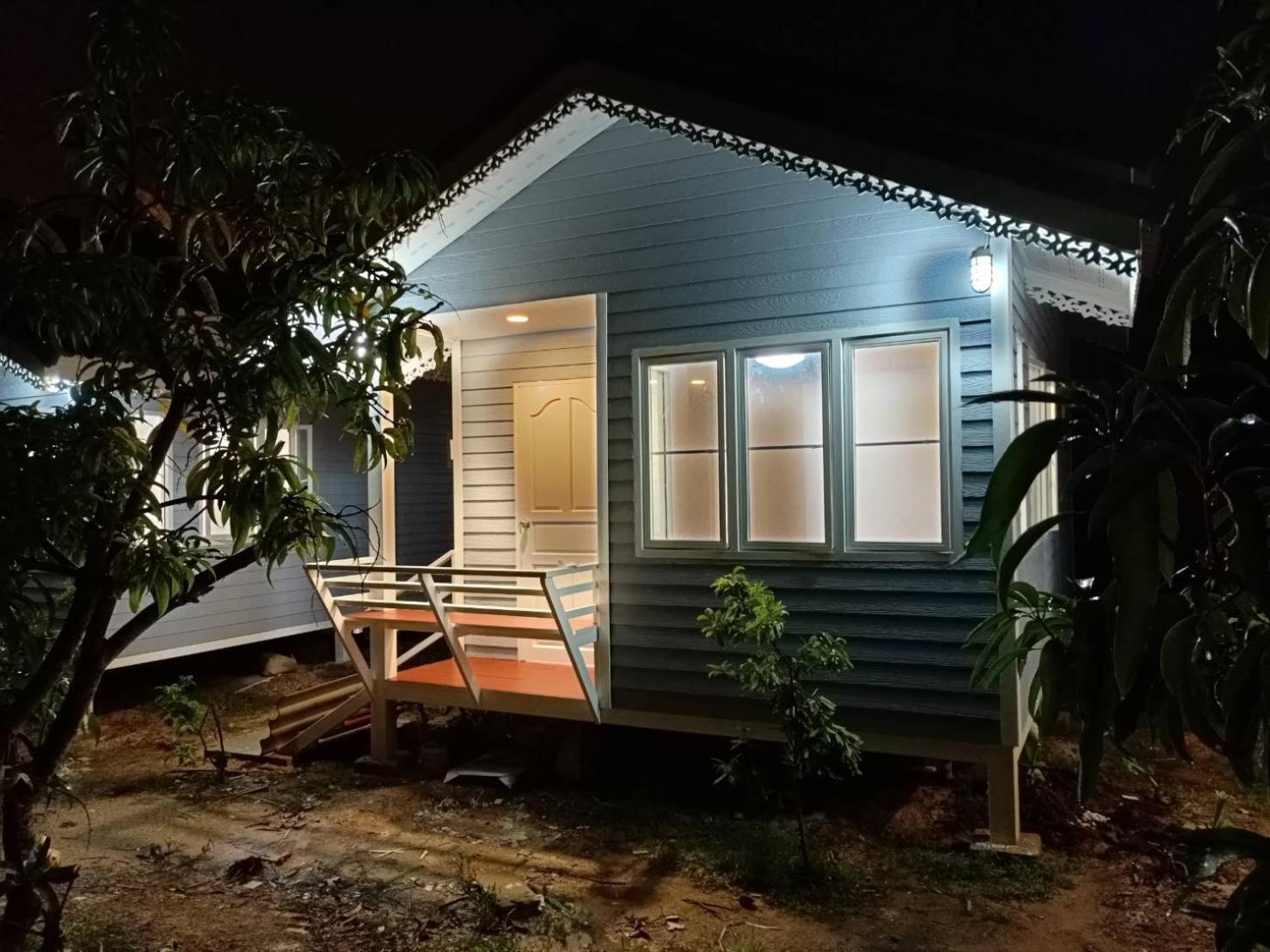 Cottage with Garden View - Photo 14