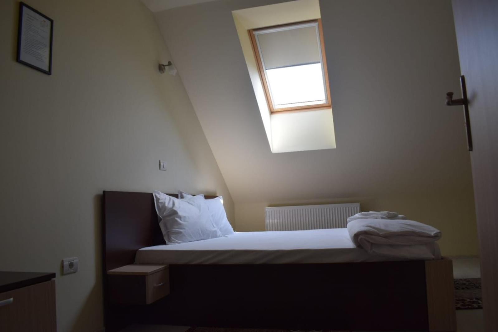 Double Room with Private Bathroom photo 2