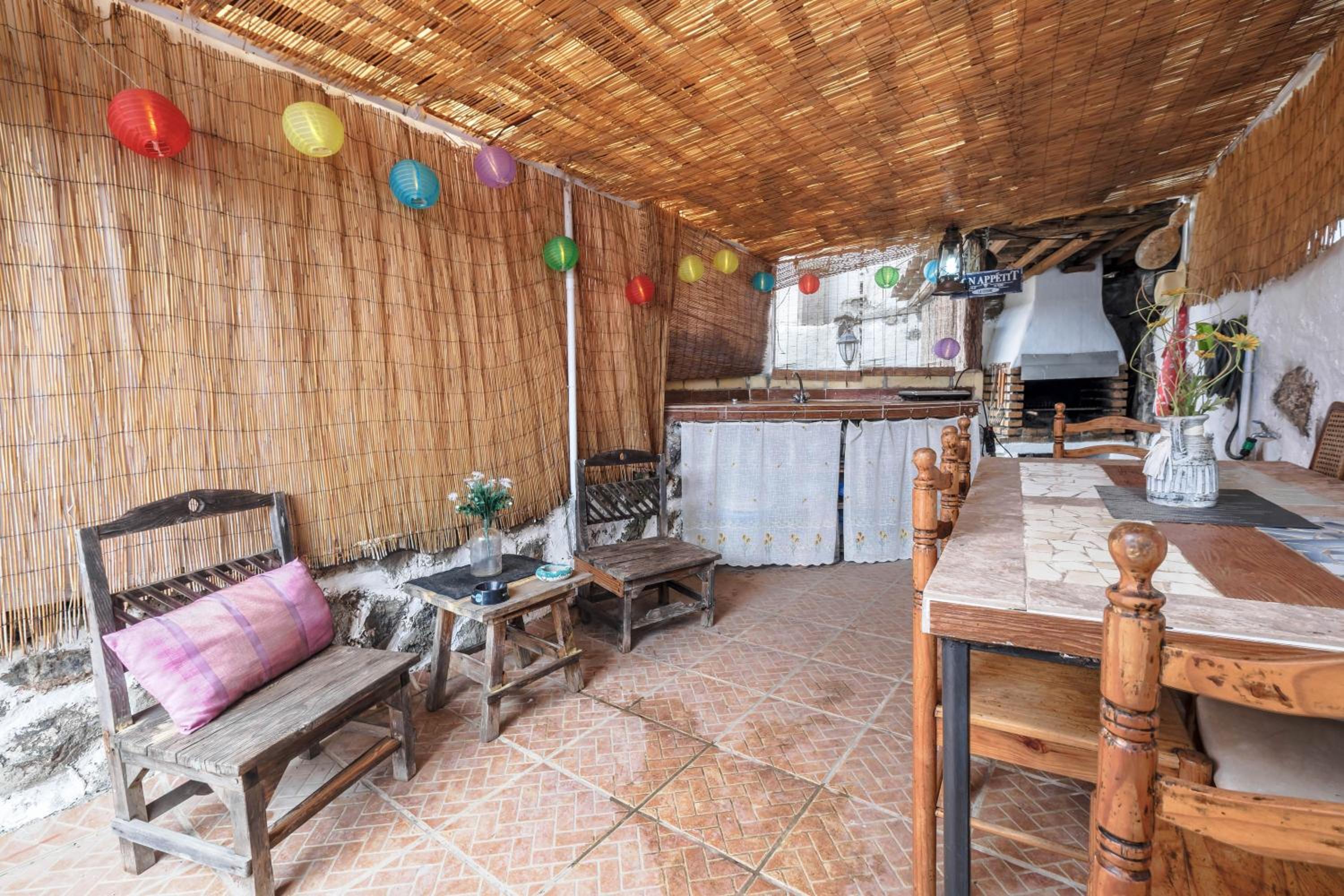 One-Bedroom House - Photo 4