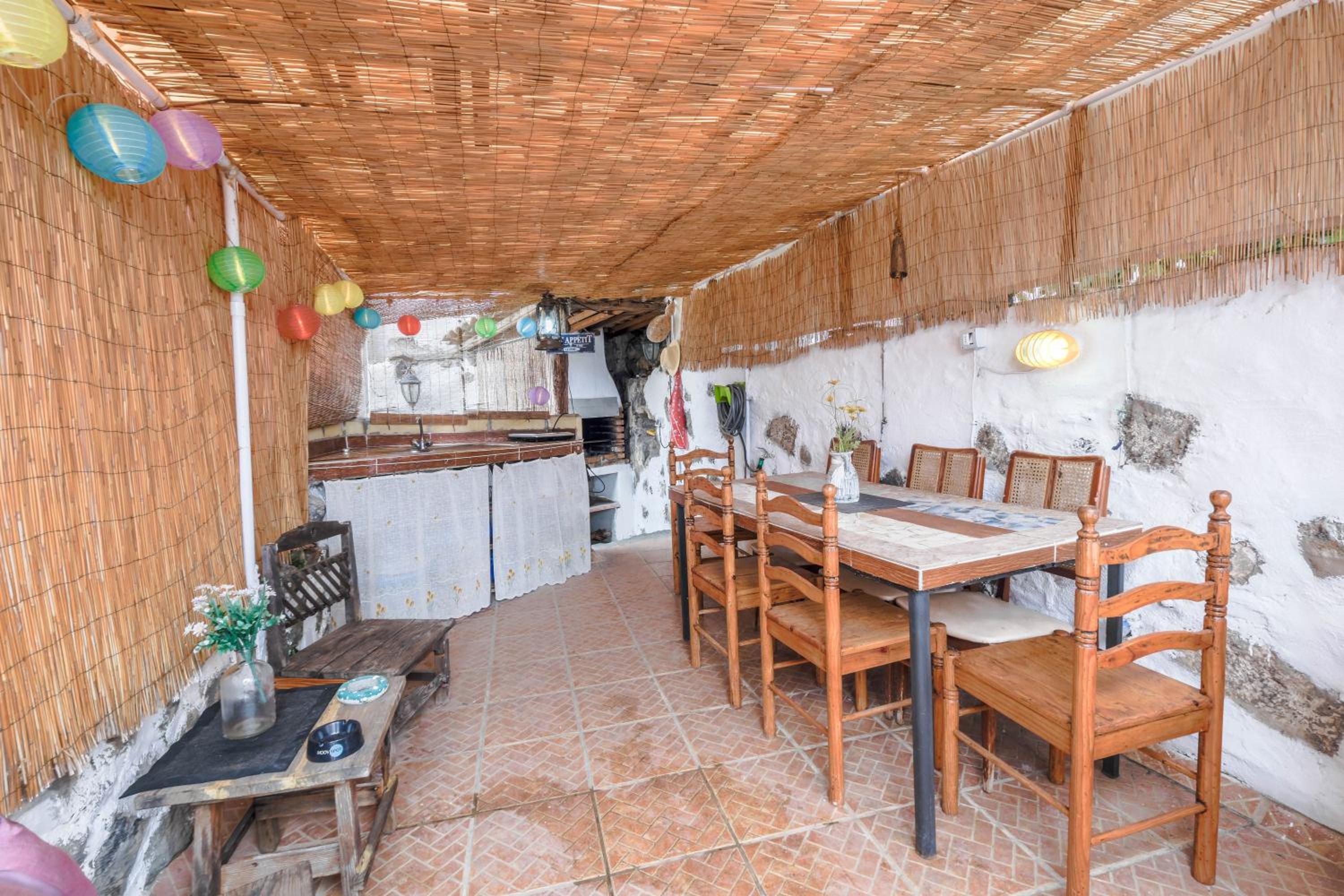 One-Bedroom House - Photo 6