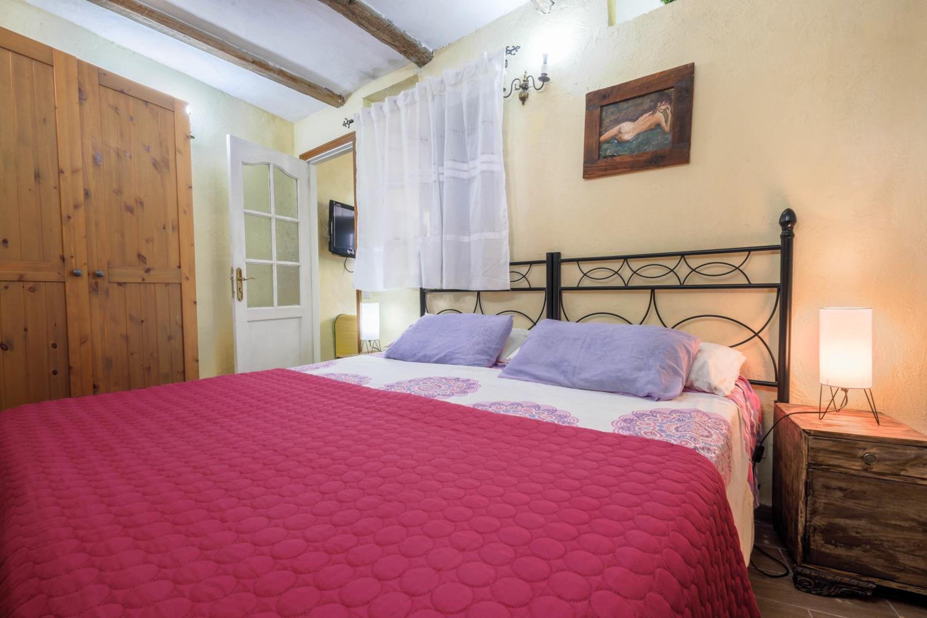 One-Bedroom House - Photo 13