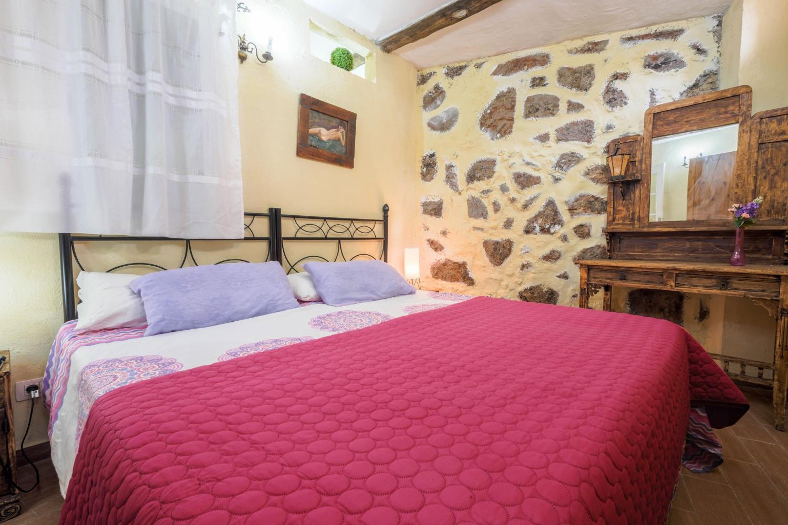 One-Bedroom House - Photo 12
