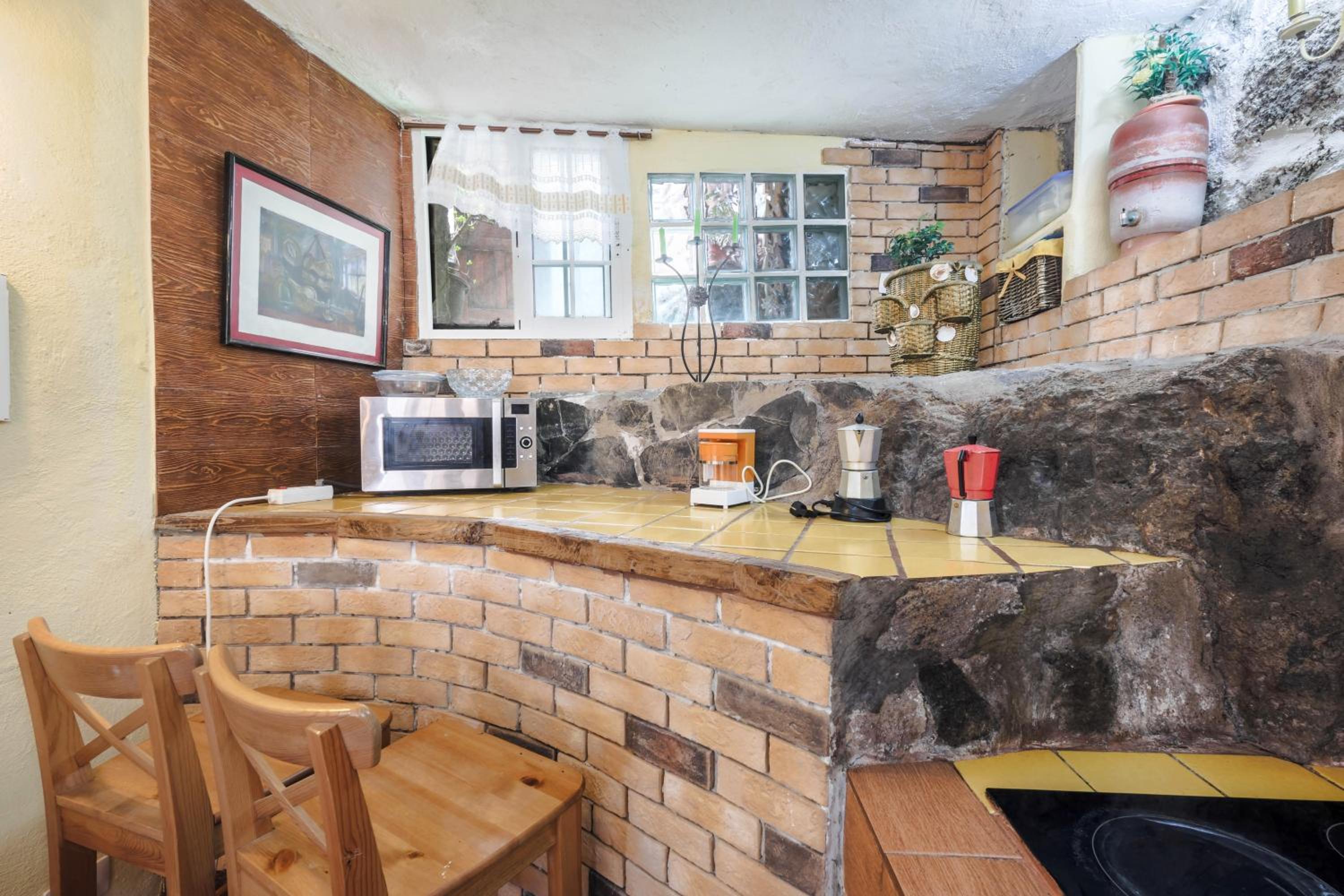 One-Bedroom House - Photo 10