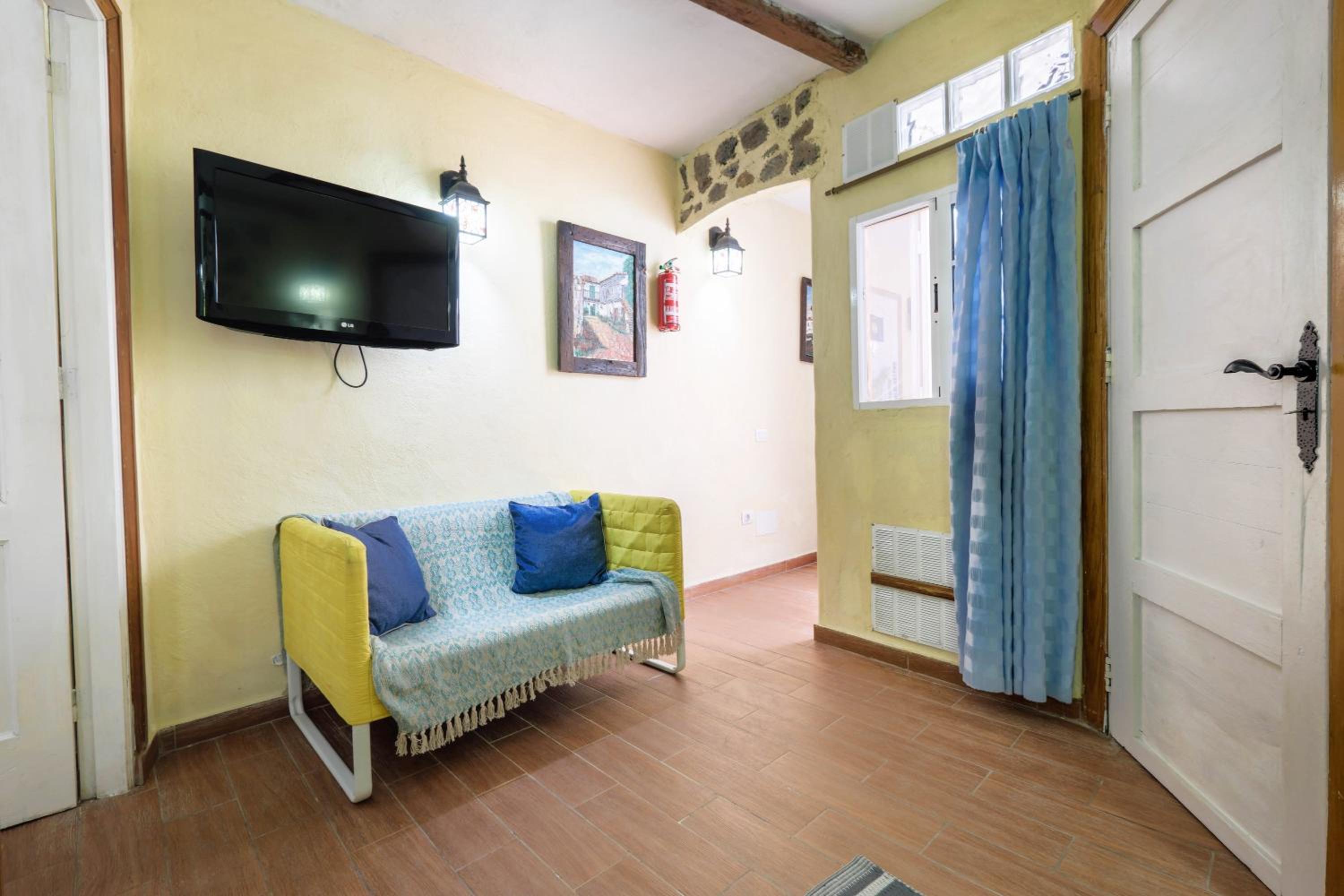 One-Bedroom House - Photo 1