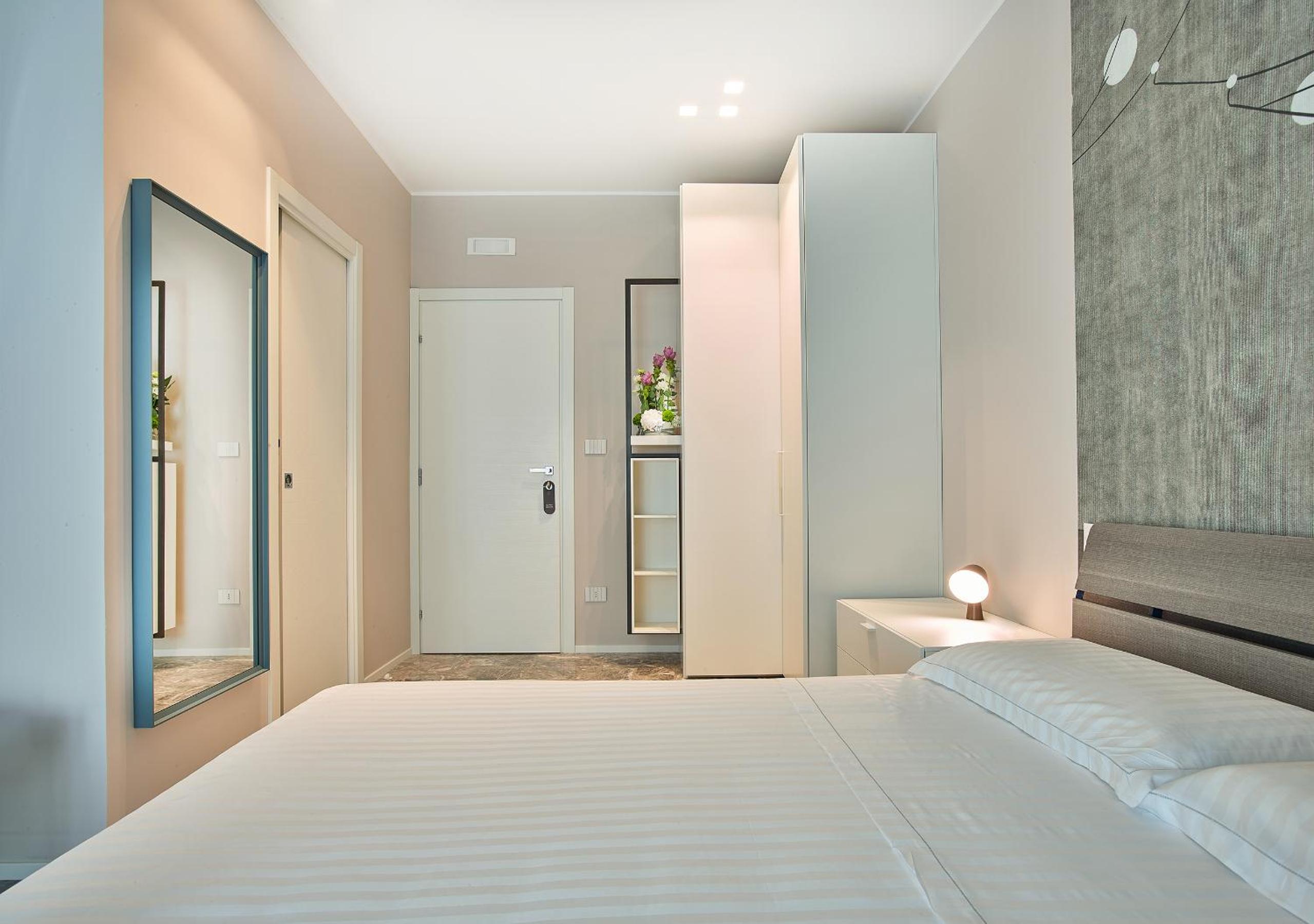 Deluxe Double Room with Balcony photo 2