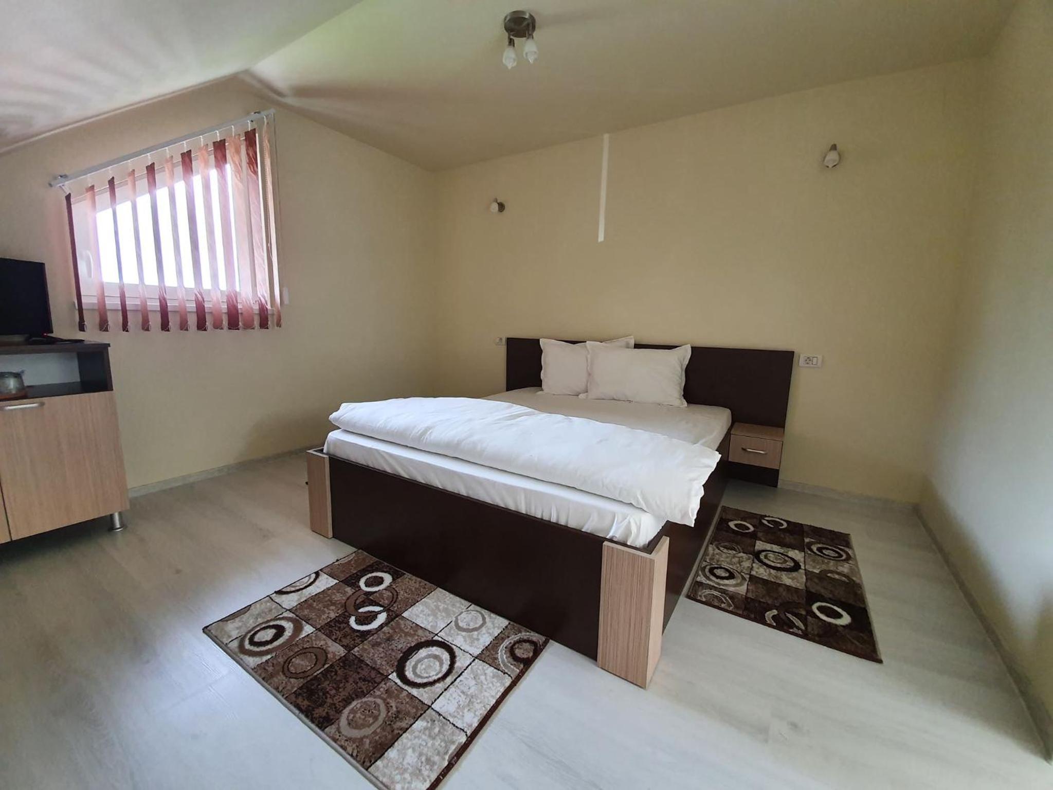 Family Room with Private Bathroom photo 1