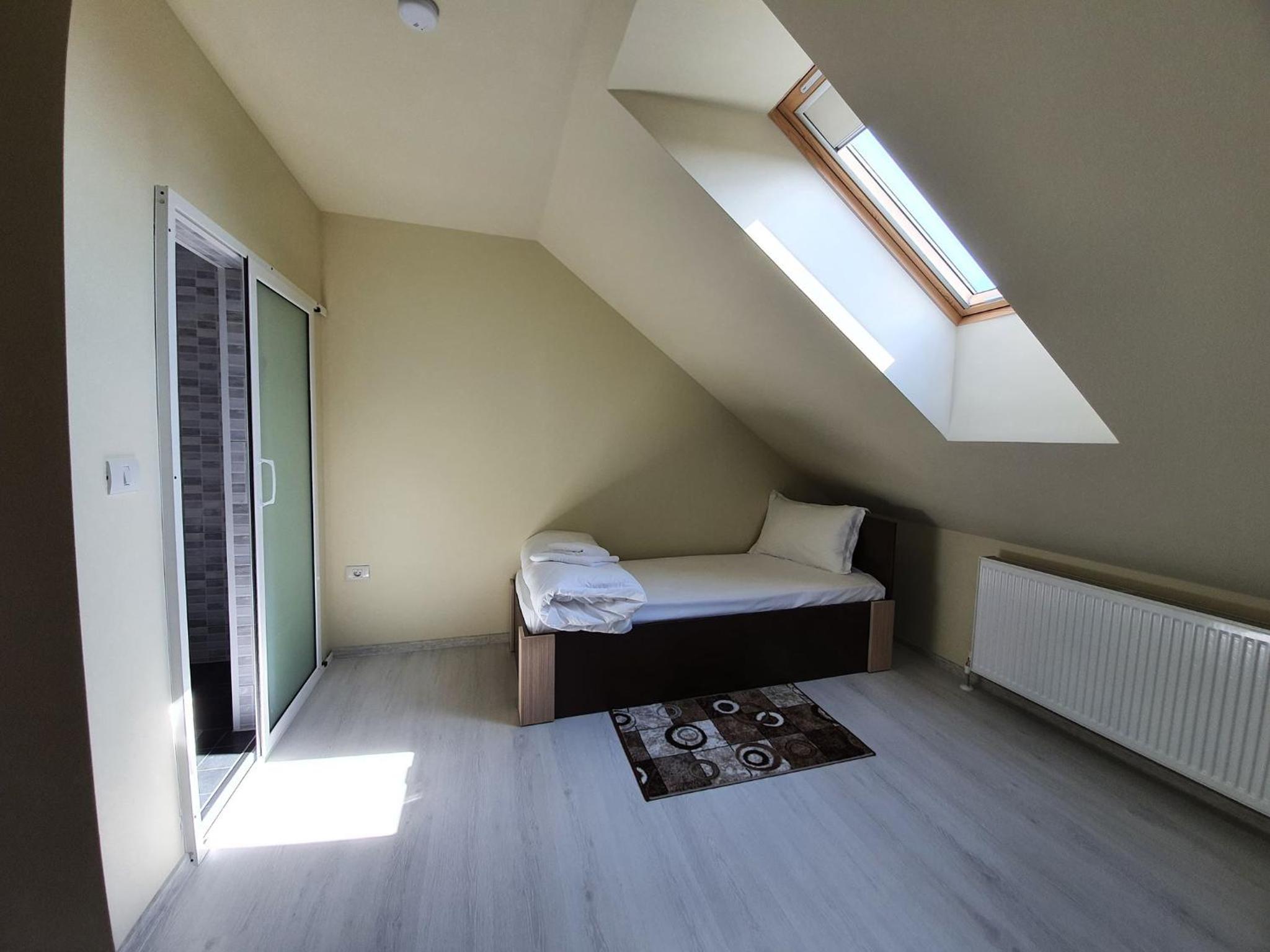 Family Room with Private Bathroom photo 2