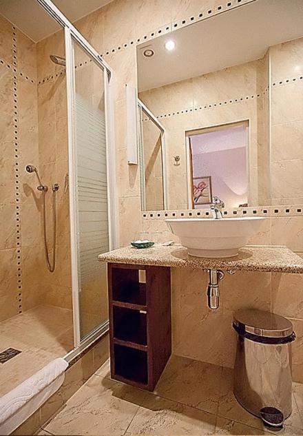 Triple Room - Photo 28