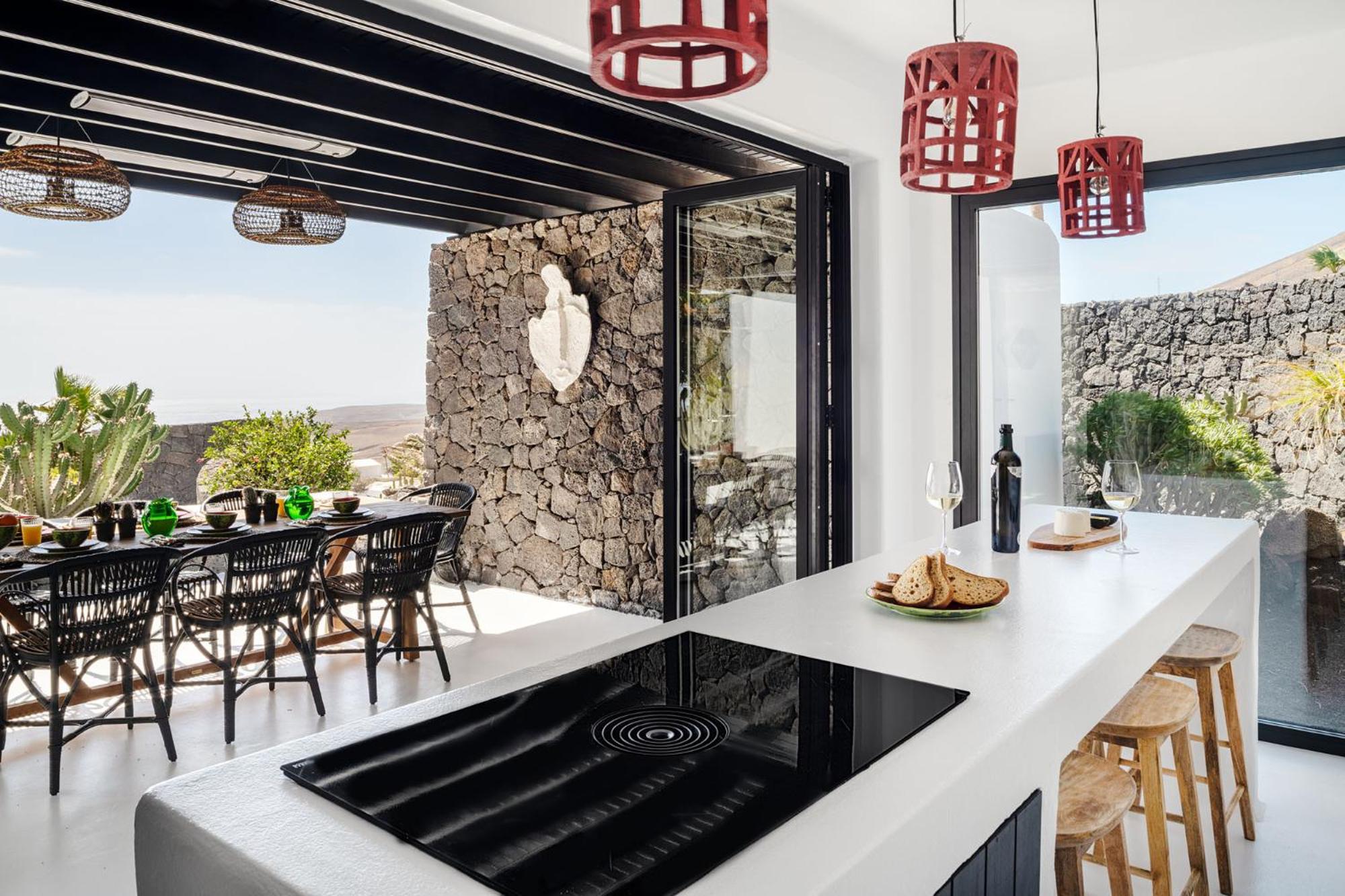 Villa with Sea View - Photo 4