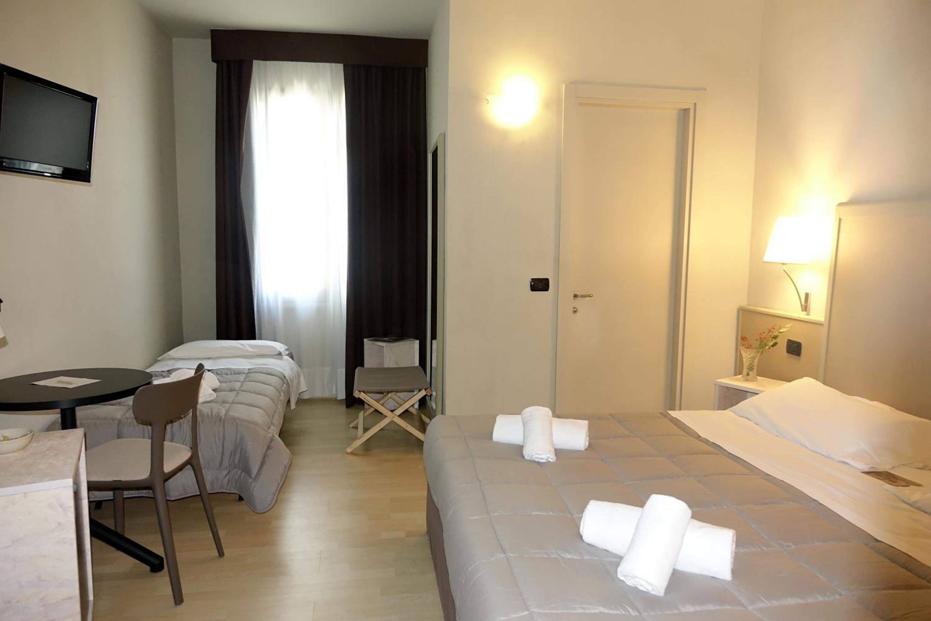 Triple Room - Photo 1