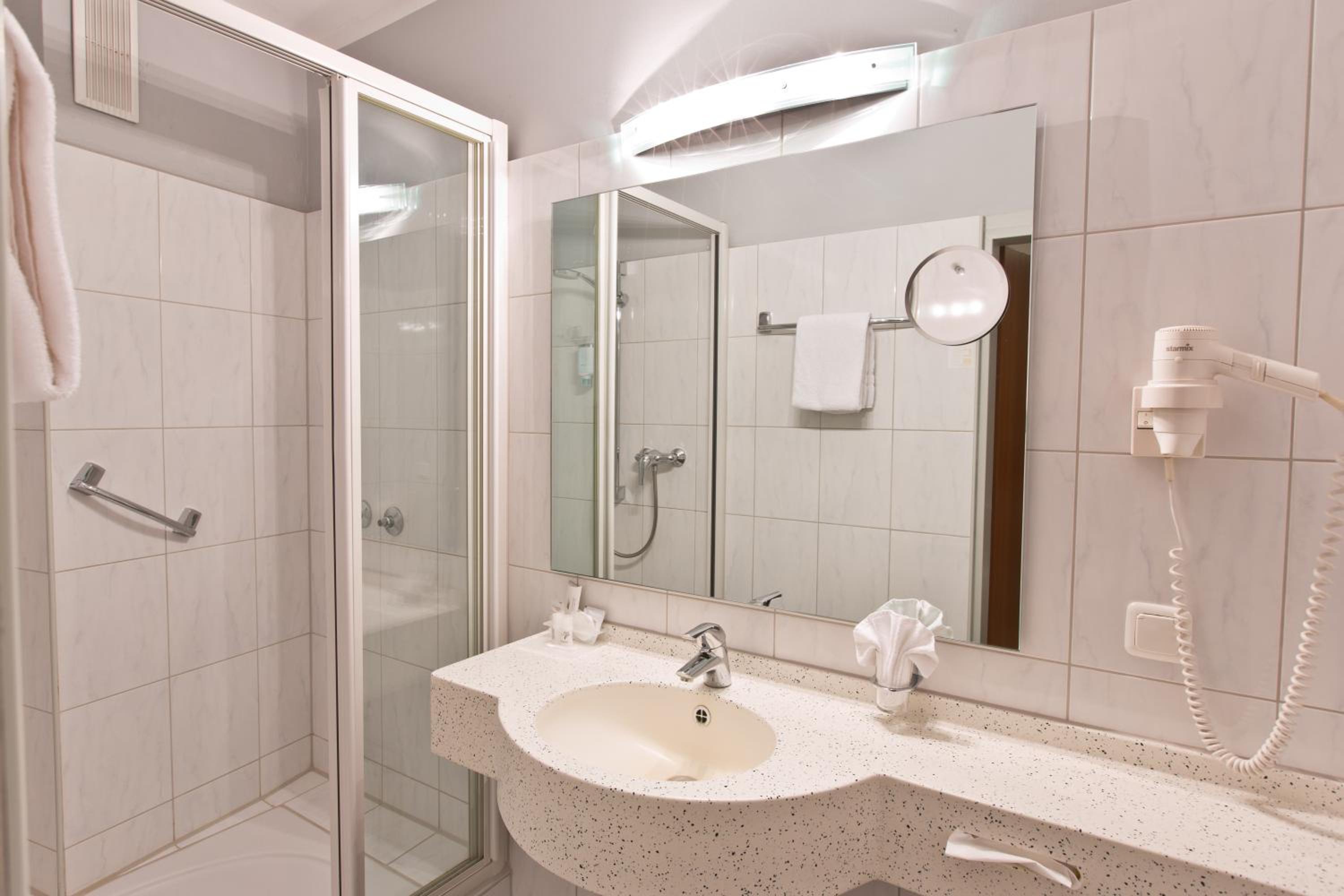 Standard Double Room - Photo 2