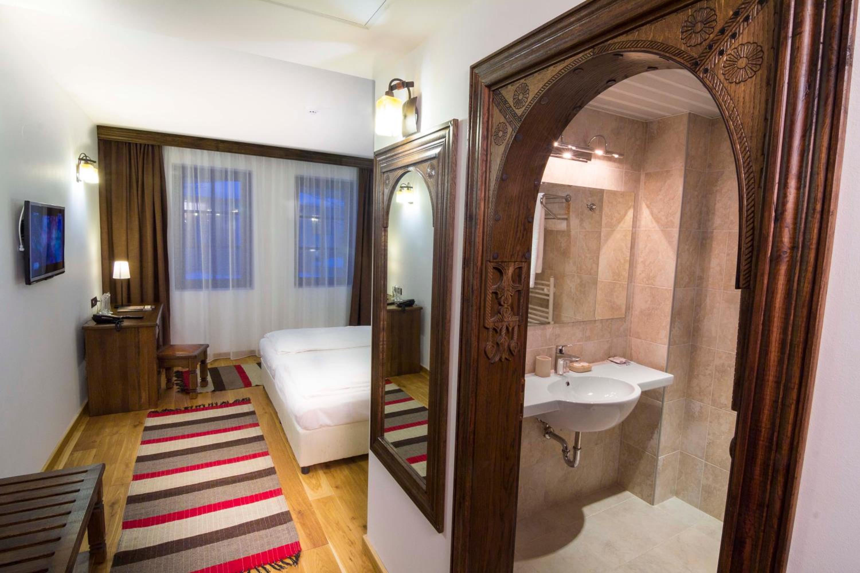 Deluxe Double Room - Photo 4