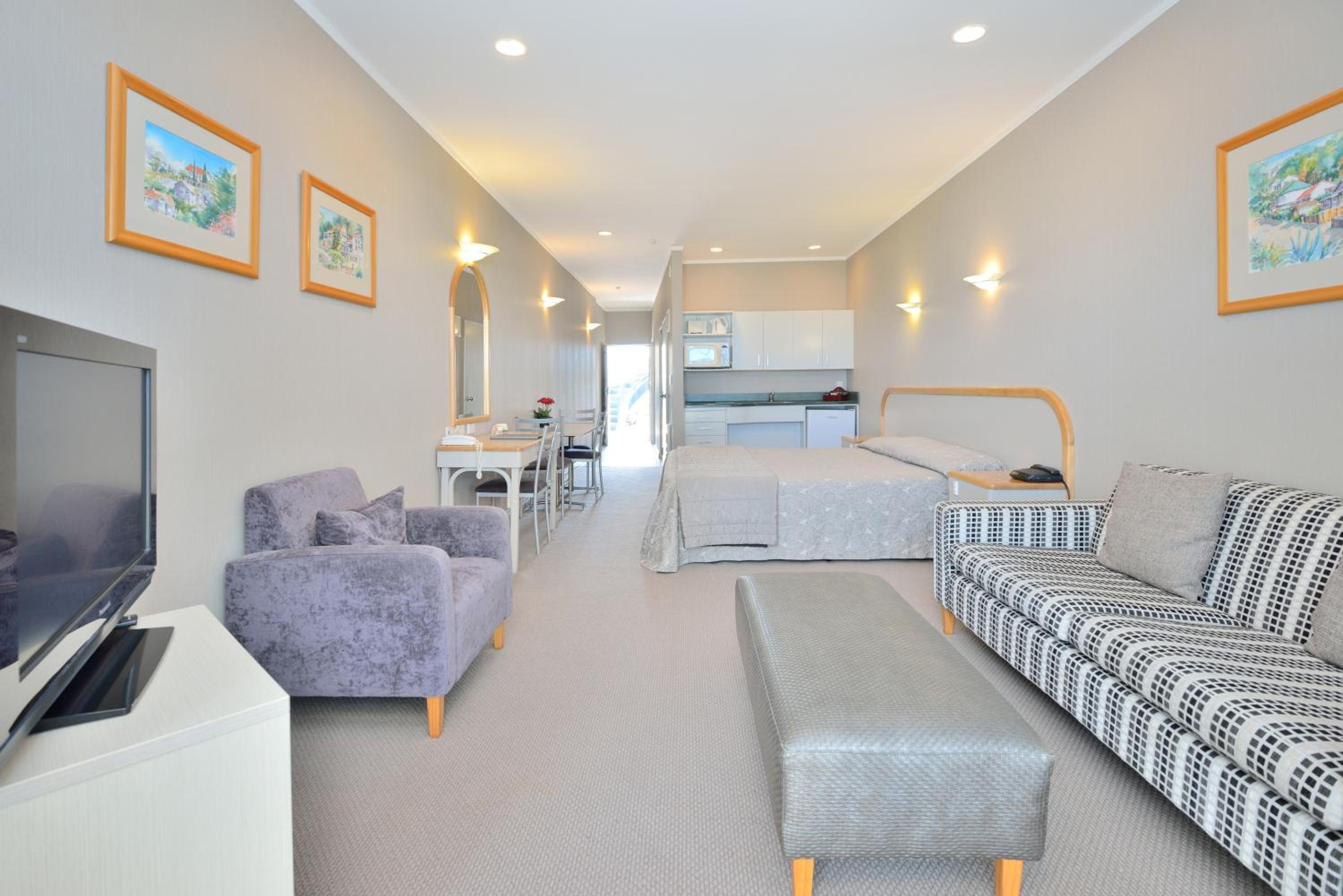 One-Bedroom Suite - Disability Access - Photo 4