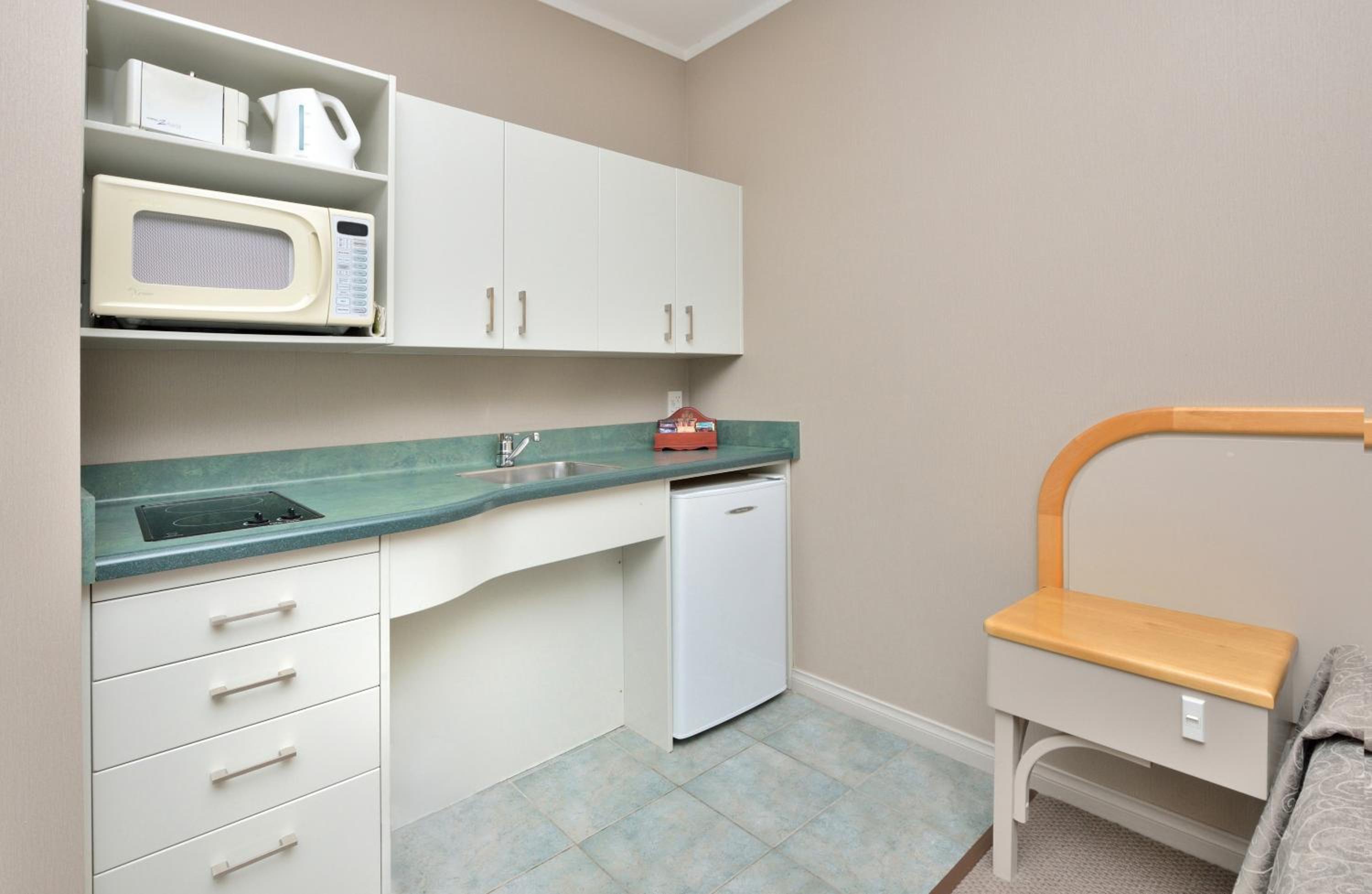 One-Bedroom Suite - Disability Access - Photo 3