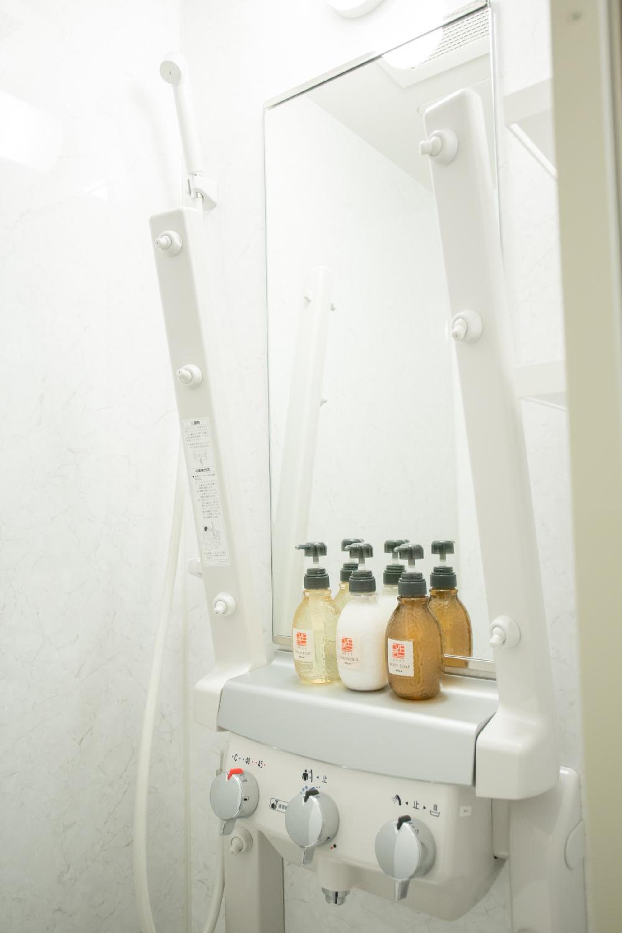 Twin Room with Shower - Photo 4