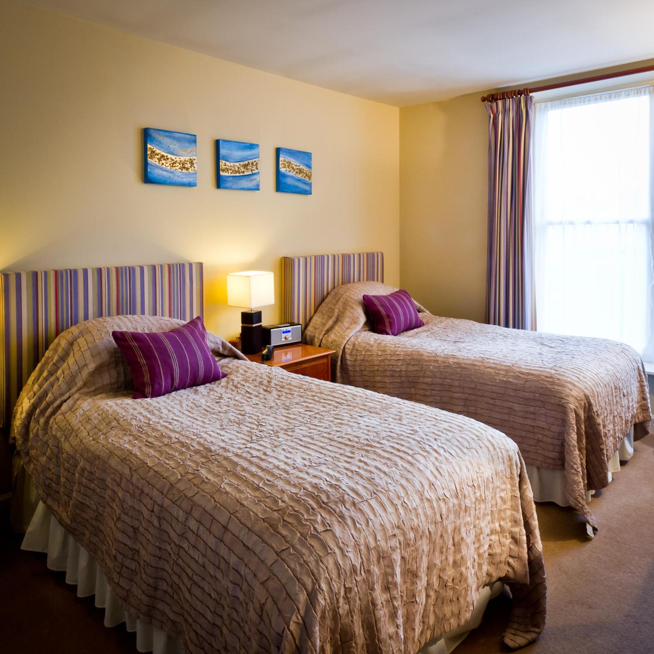 Small Twin Room photo 1