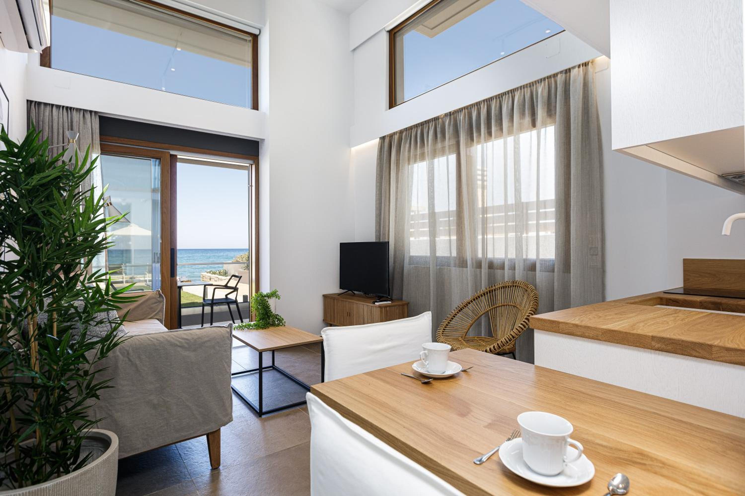 Superior Suite Split Level with Sea View thumbnail 6