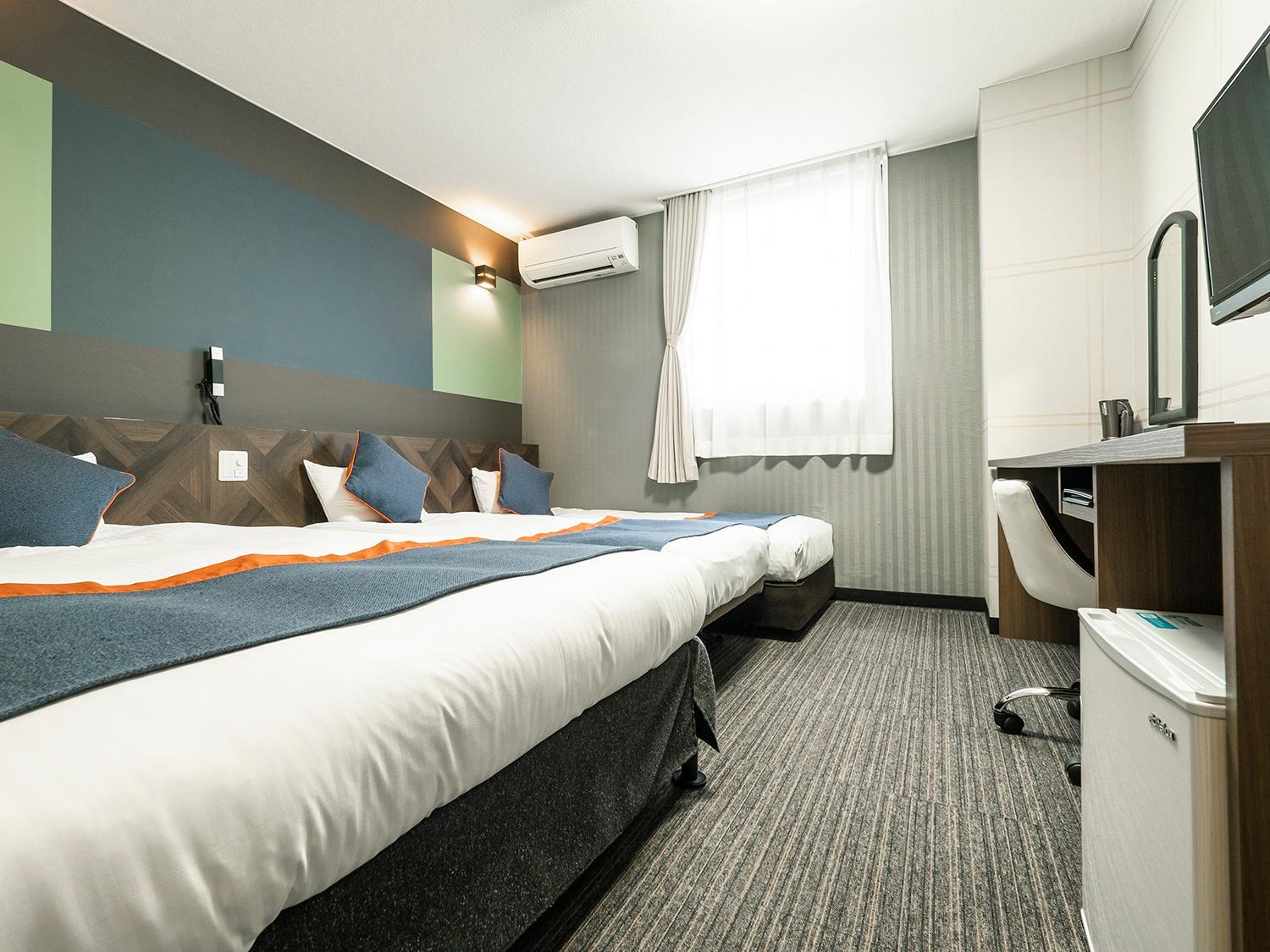 Triple Room - Non-Smoking photo 2
