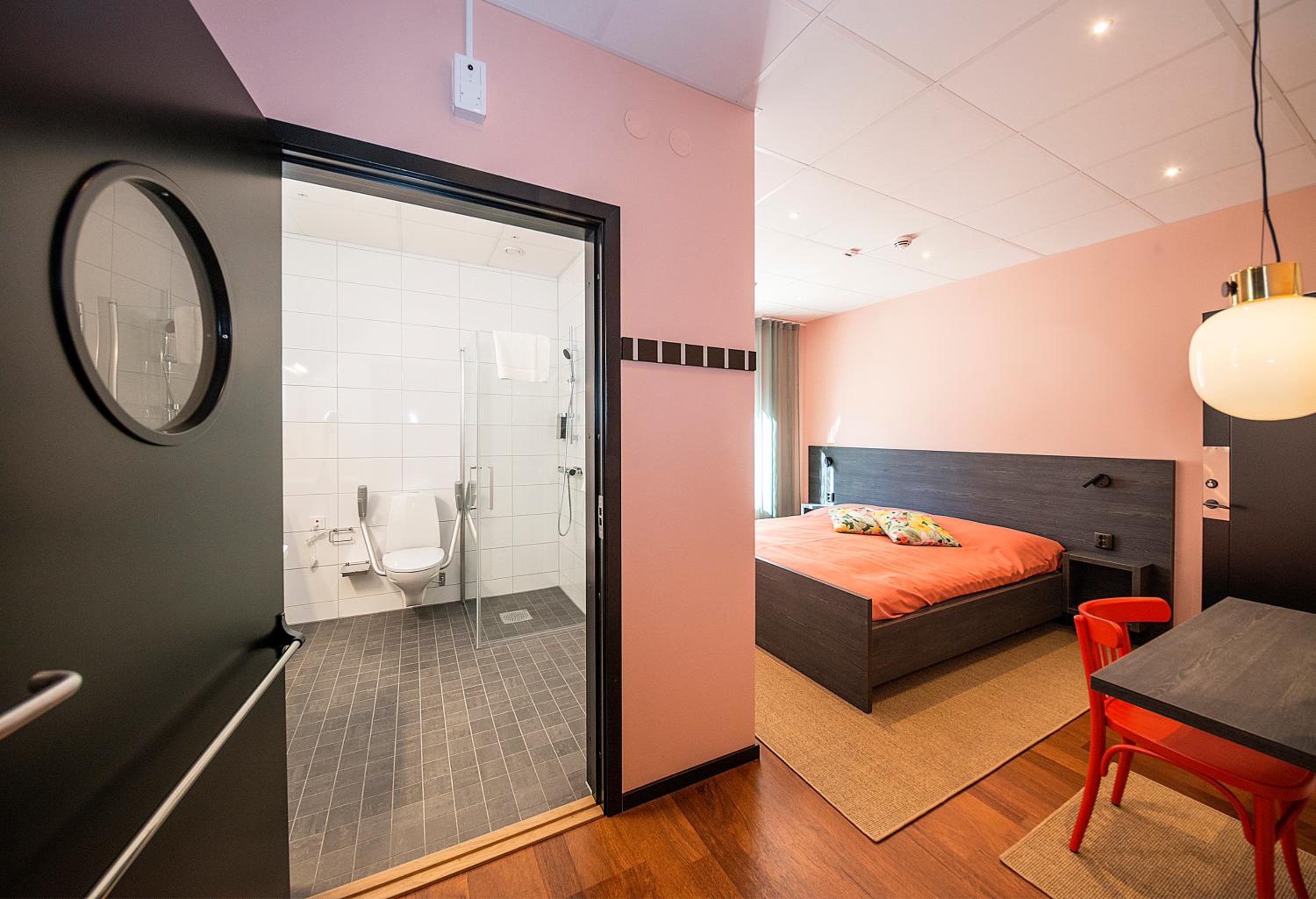 Double Room - Disability Access photo 3