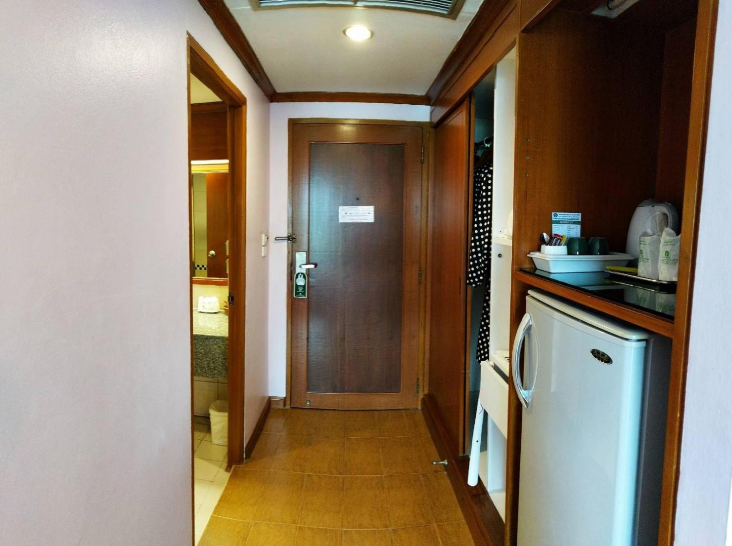 Corner Suite photo 3