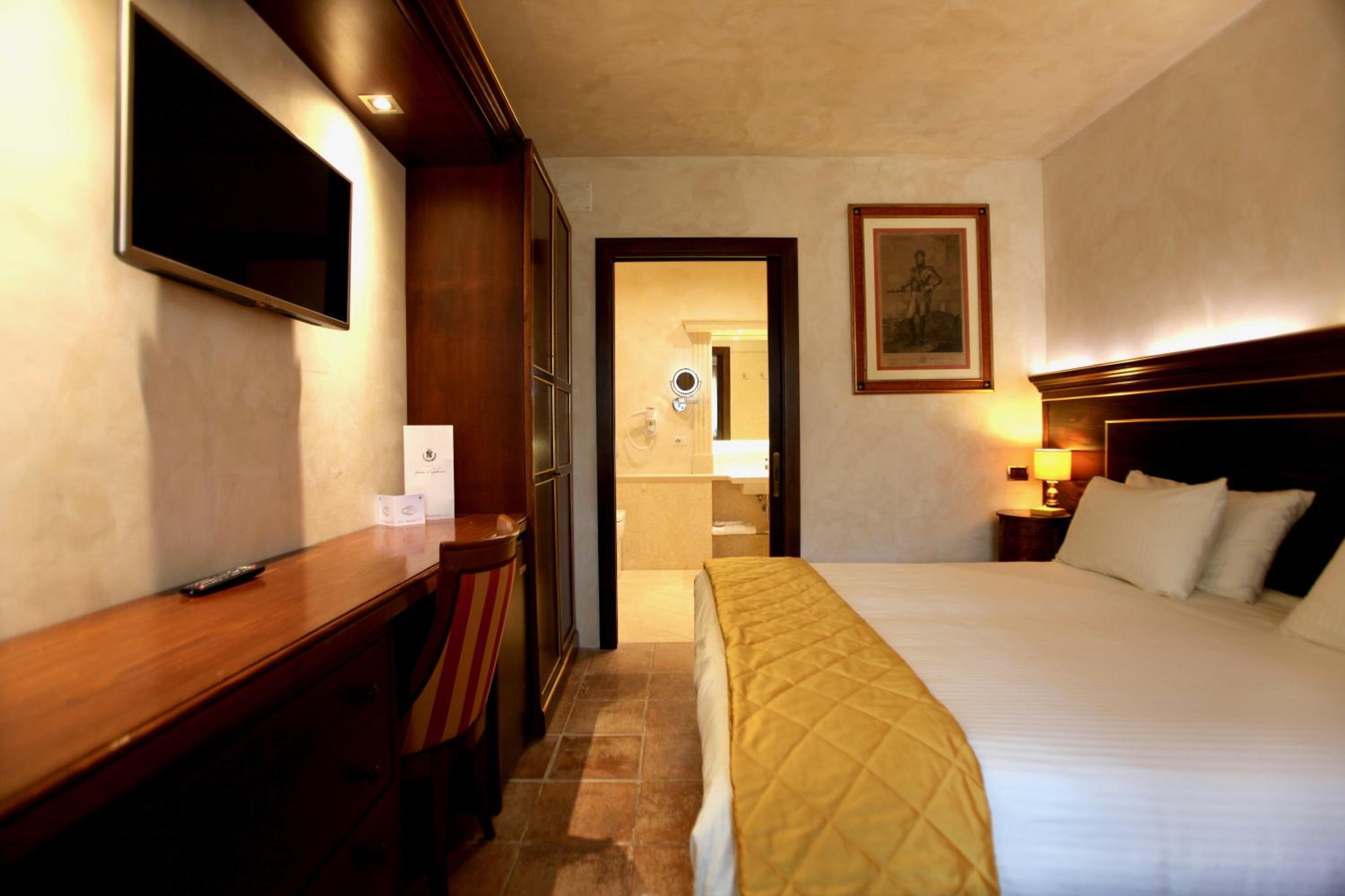 Classic Double Room - Photo 4