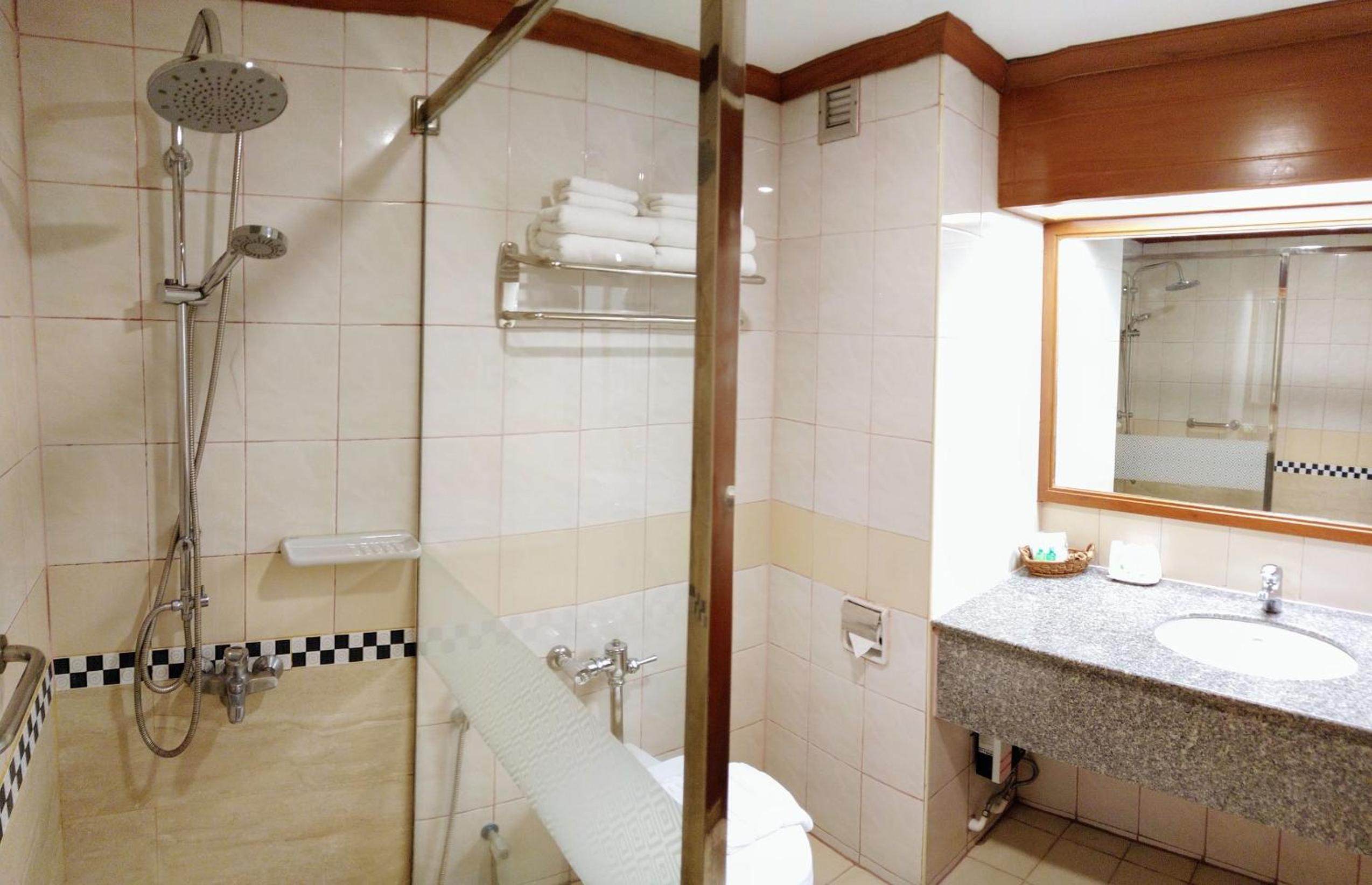Deluxe Twin Room - Photo 7