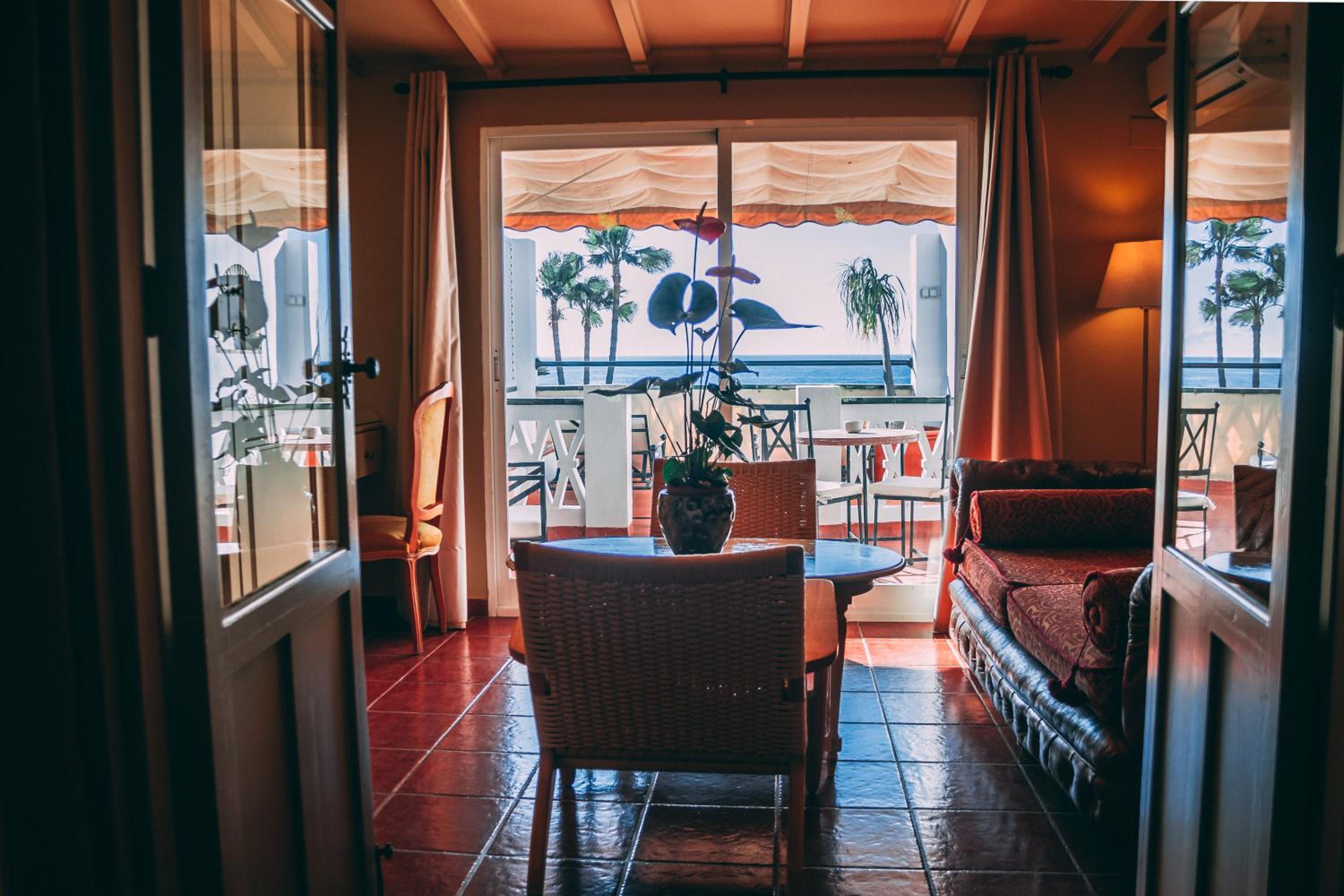 Suite with Sea View - Photo 10